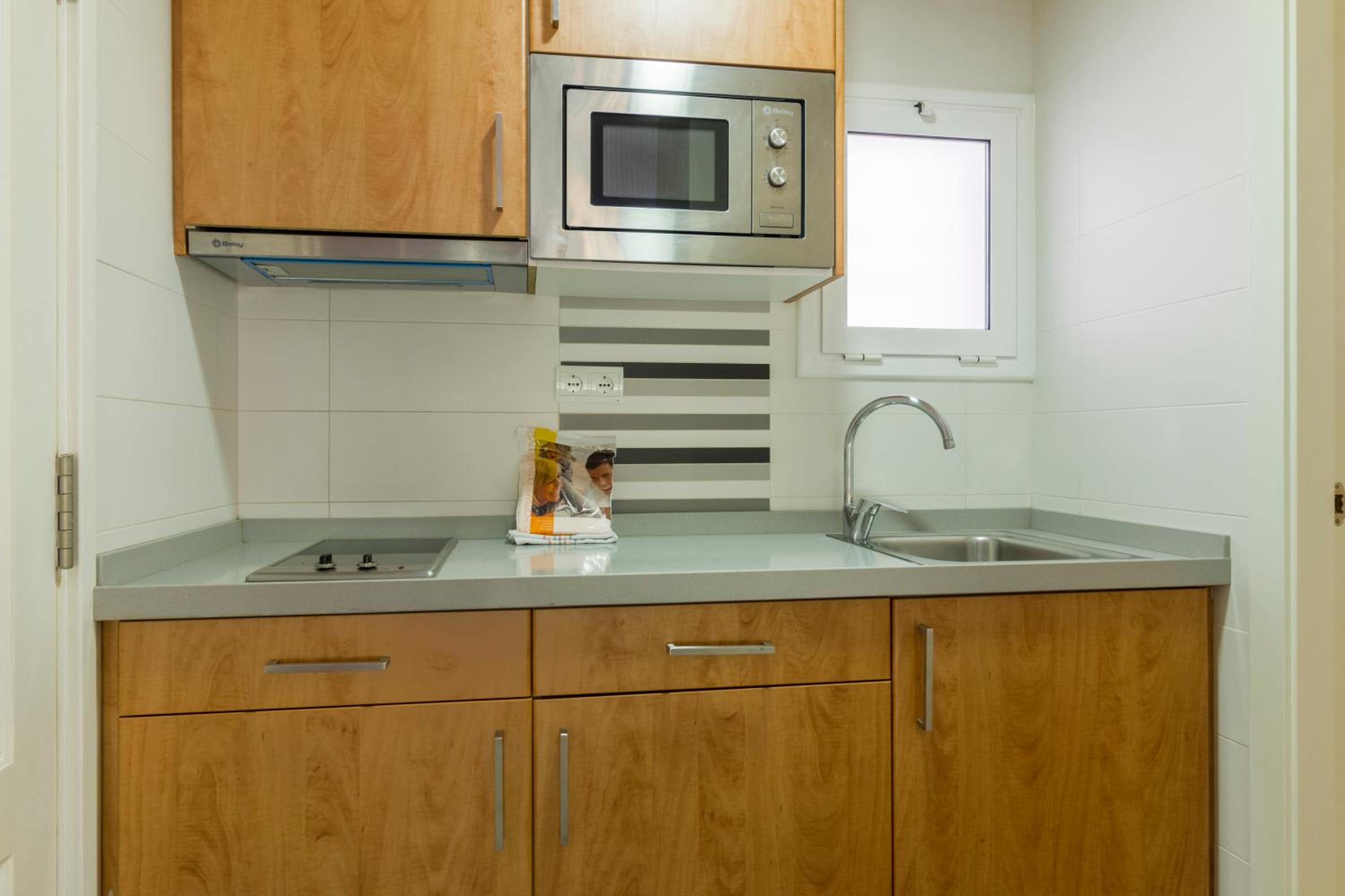 Studio (2-3 Adults) - Photo 7