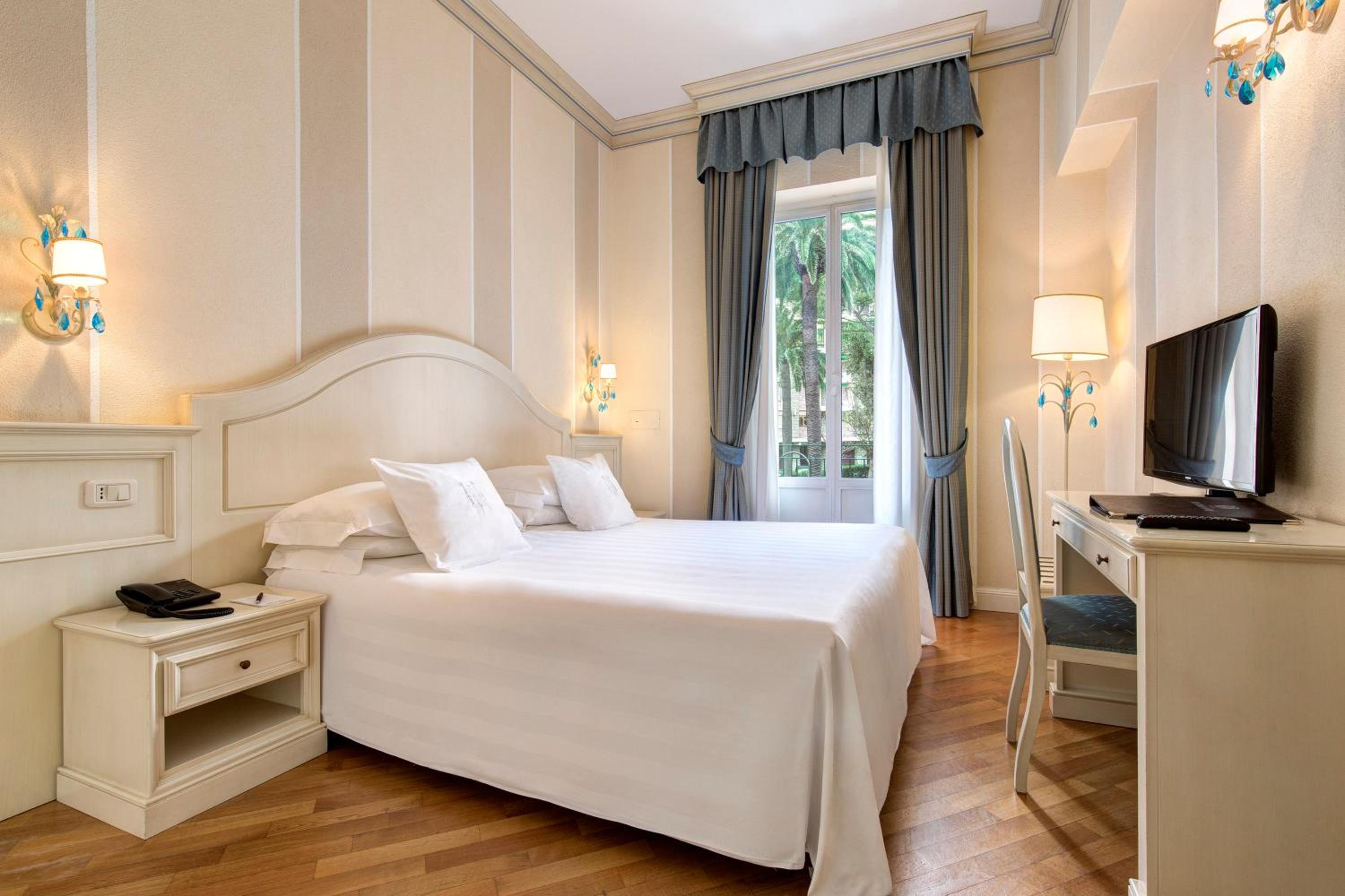 Standard Double Room - Photo 5