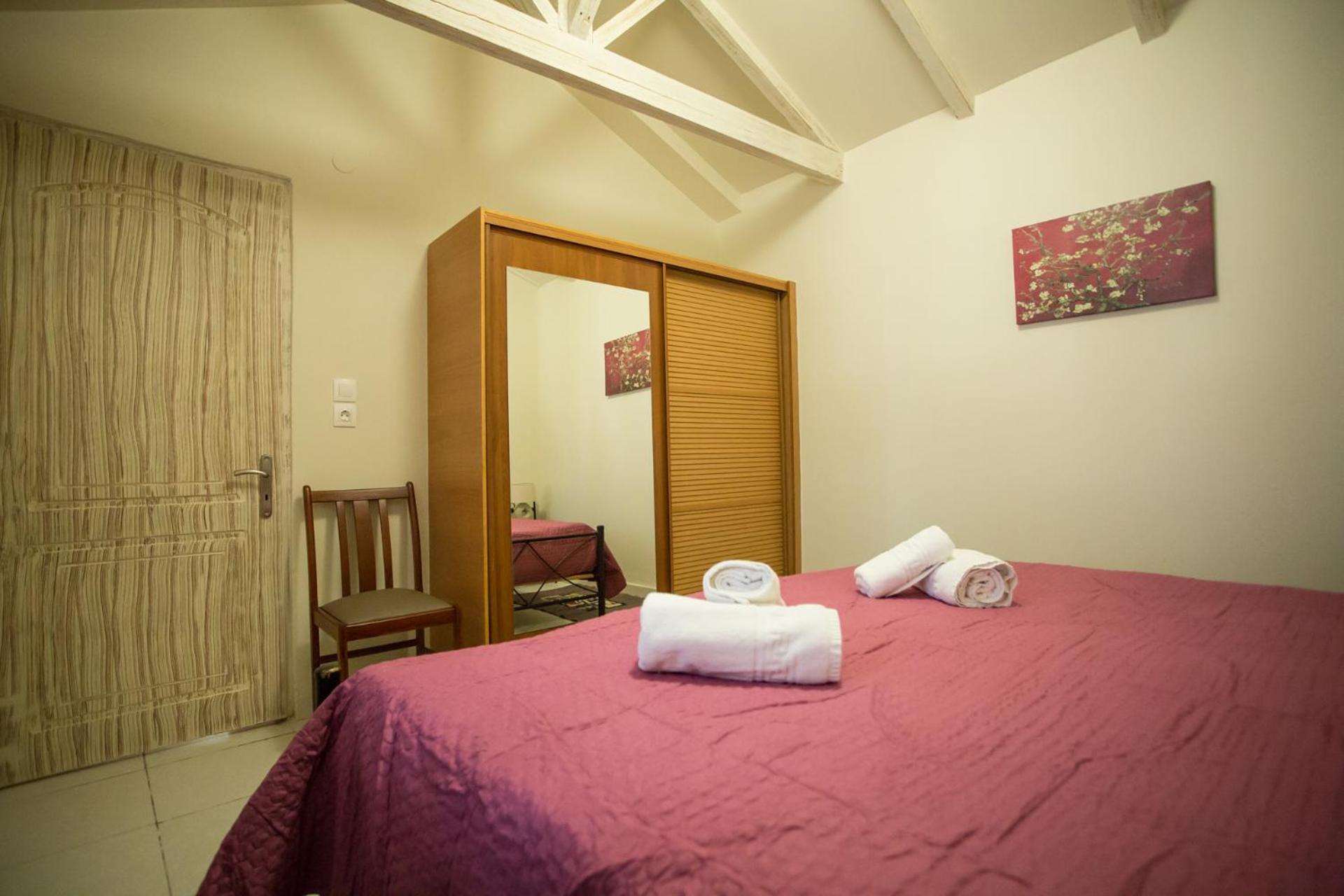 Apartment with Mountain View - Photo 8