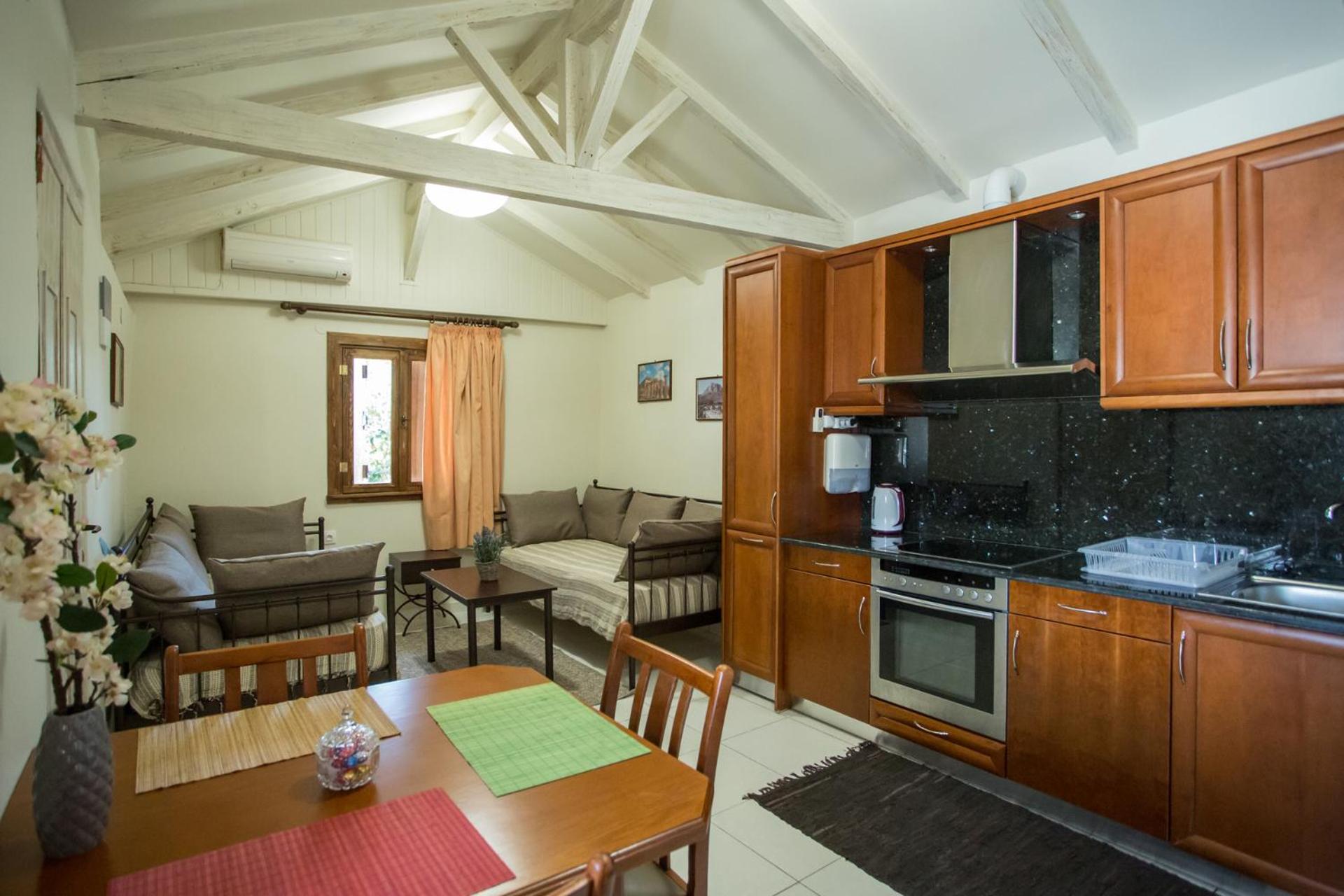 Apartment with Mountain View - Photo 14