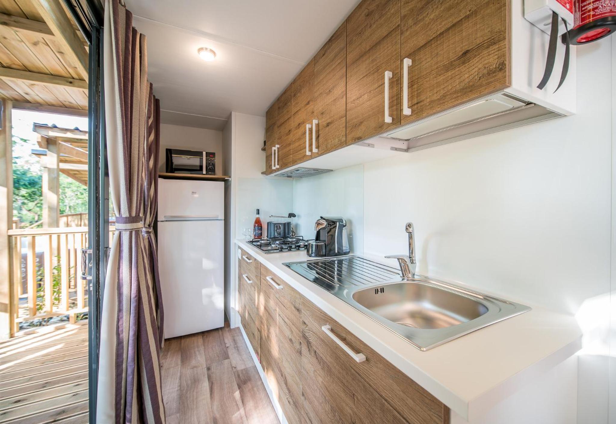 Superior Bungalow - Photo 8