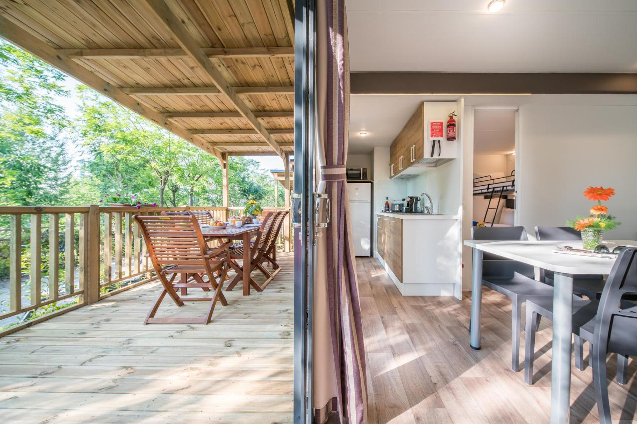 Superior Bungalow - Photo 7