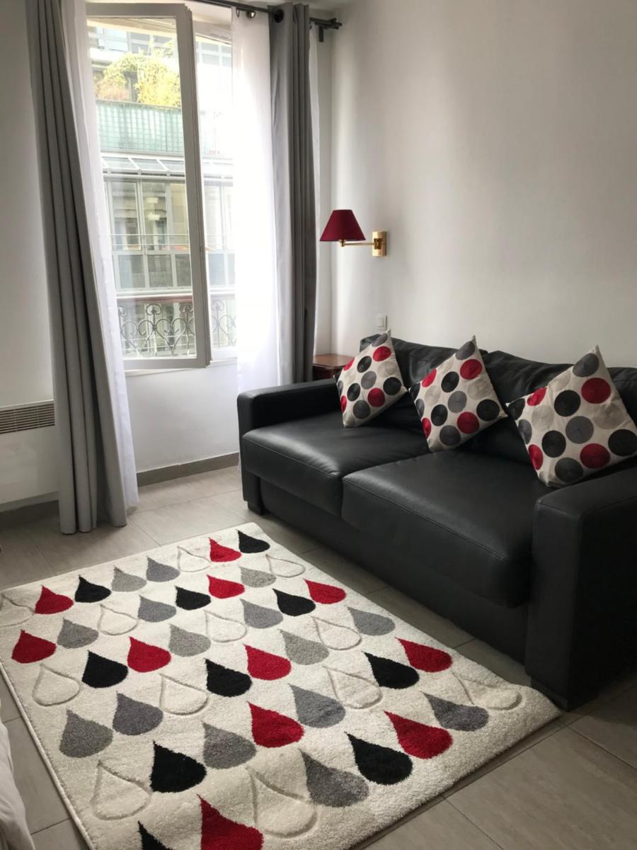 Studio Apartment photo 1