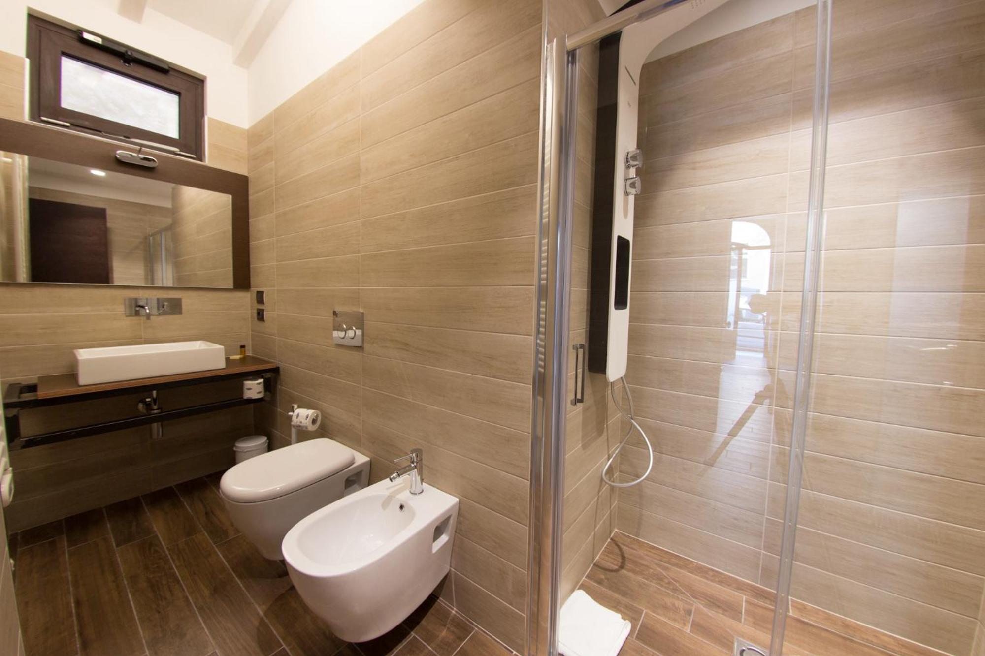 Superior Double or Twin Room with Garden View - Photo 5