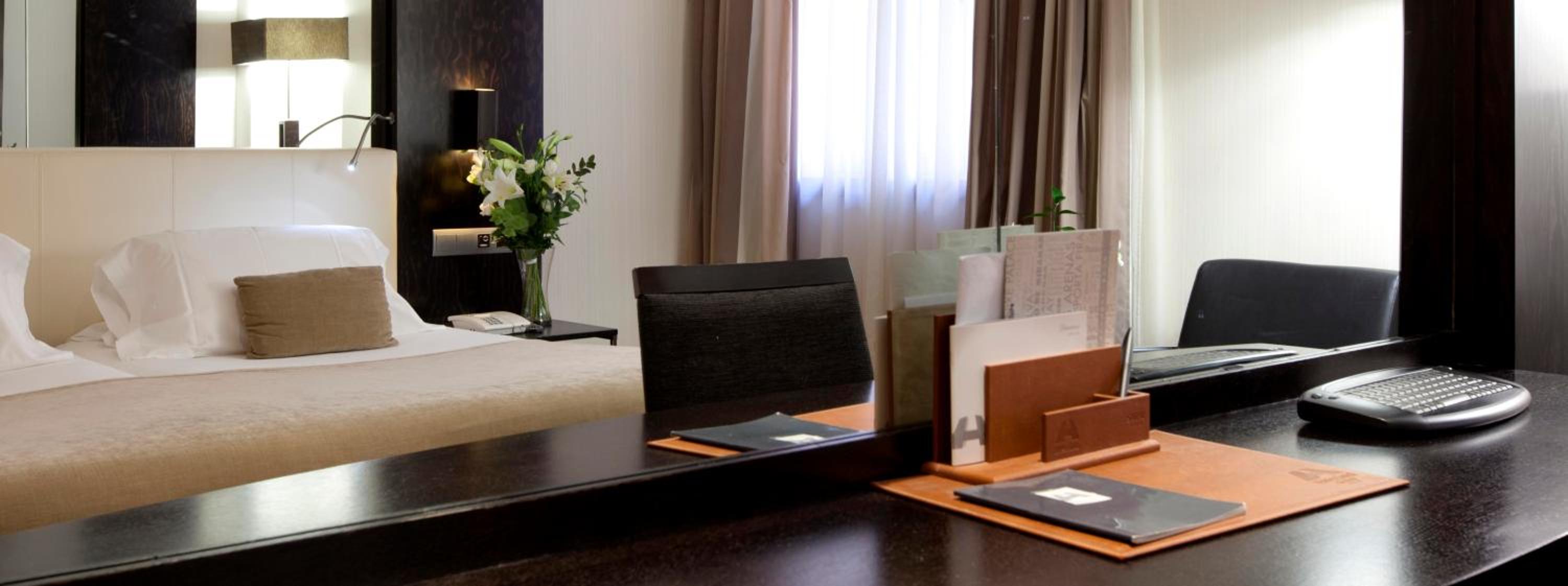 Double Or Twin Room With Parking