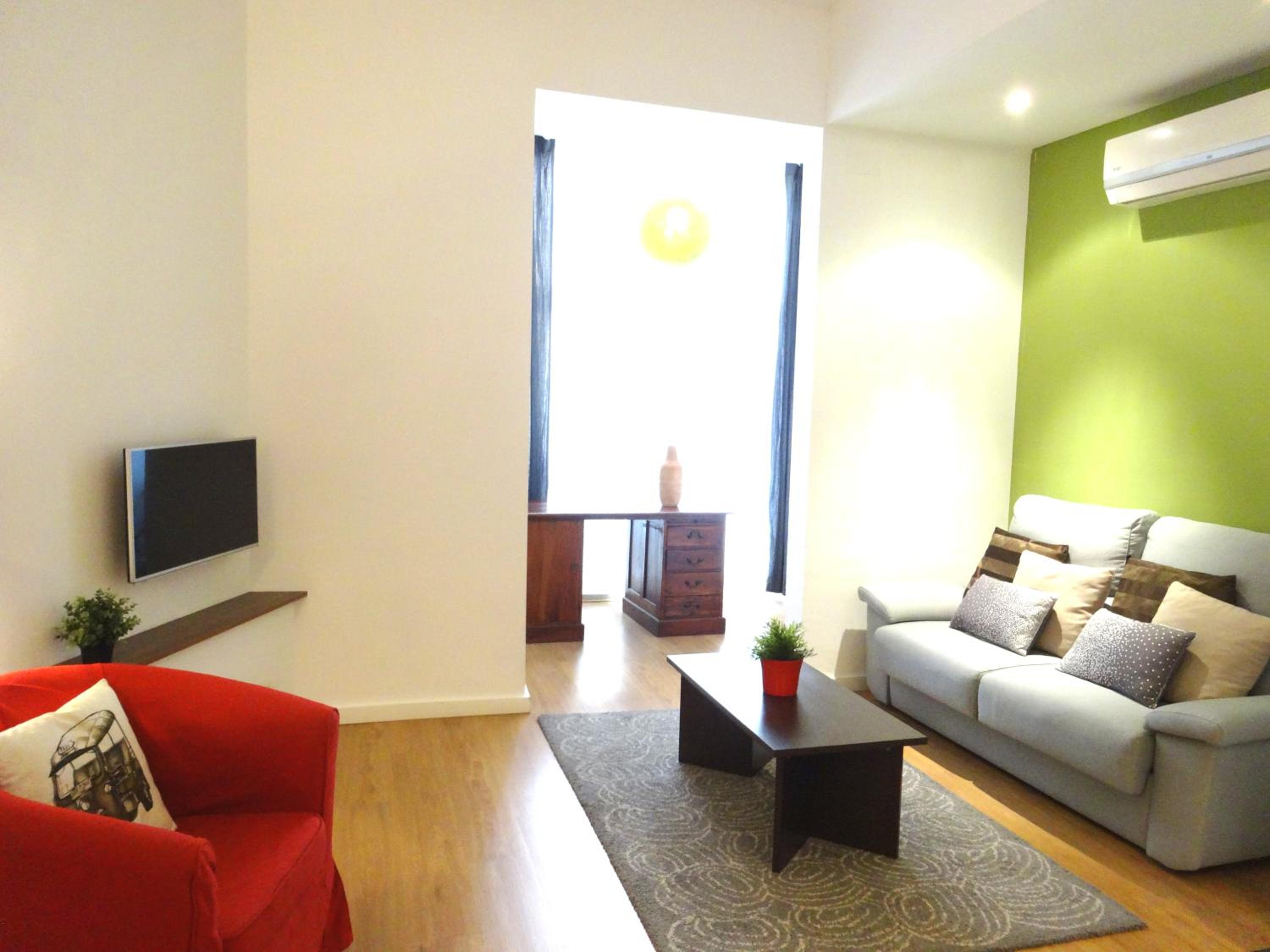 Apartamento de Dos Habitaciones - Primer Piso