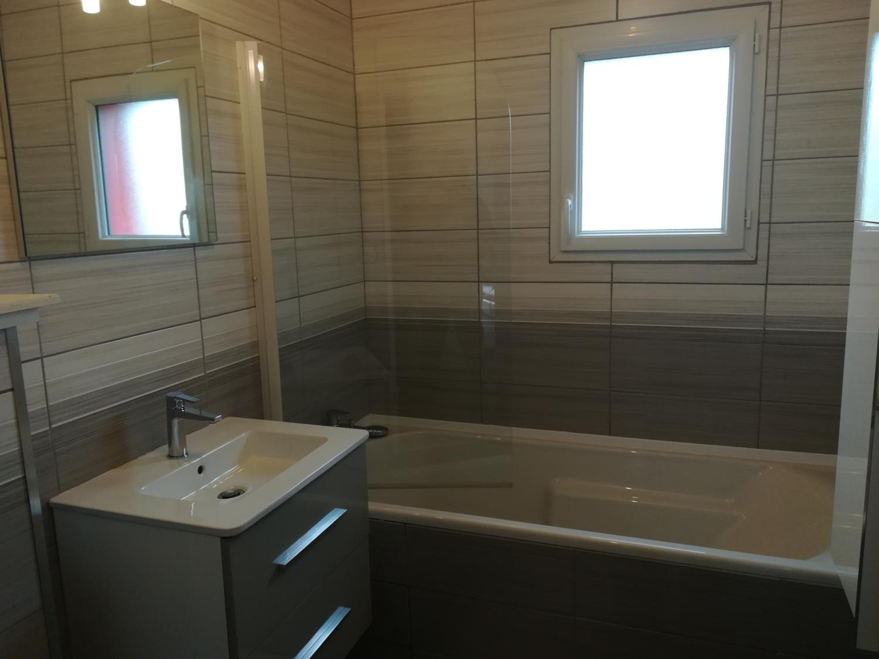 Family Room with Shower photo 1