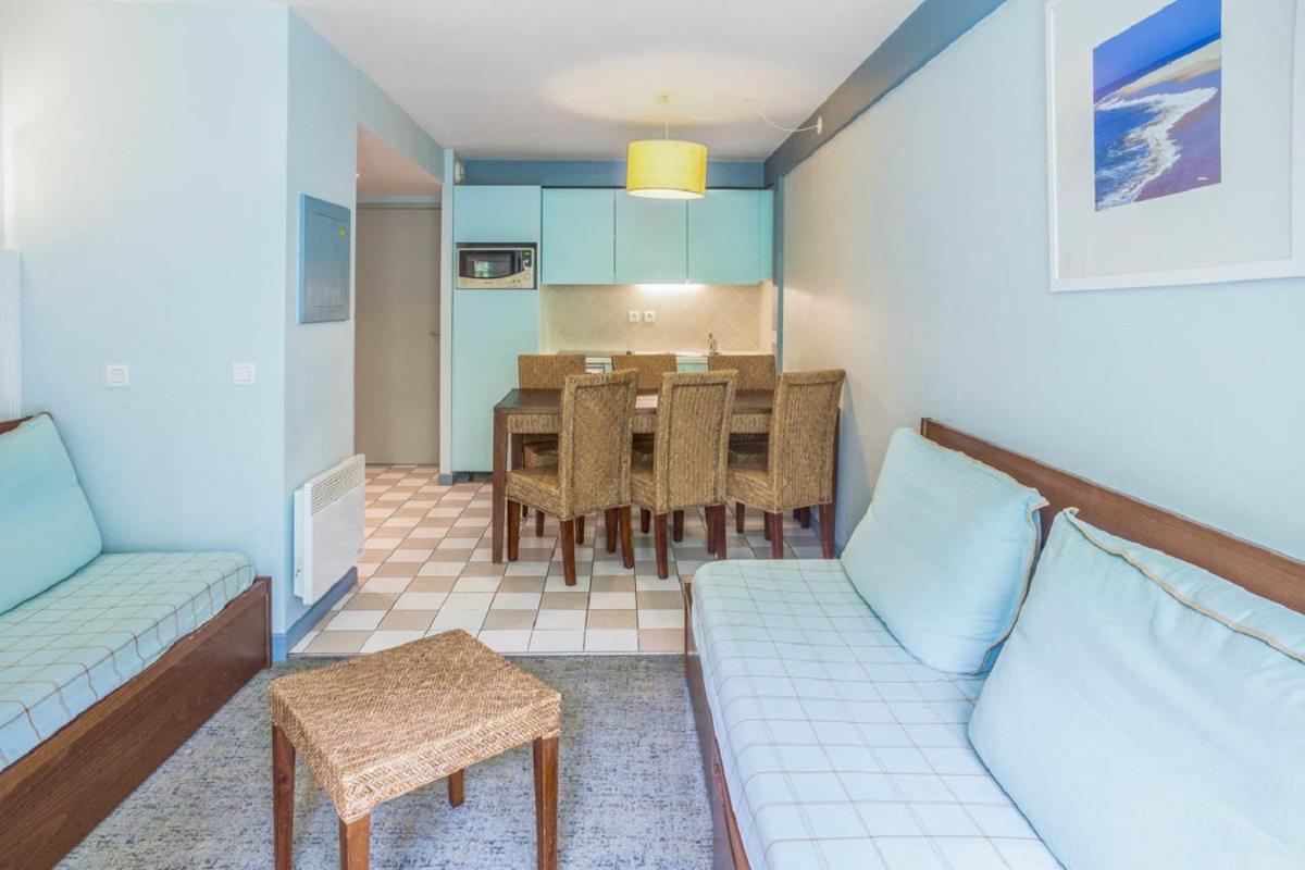 Select One-Bedroom Apartment (7 People)