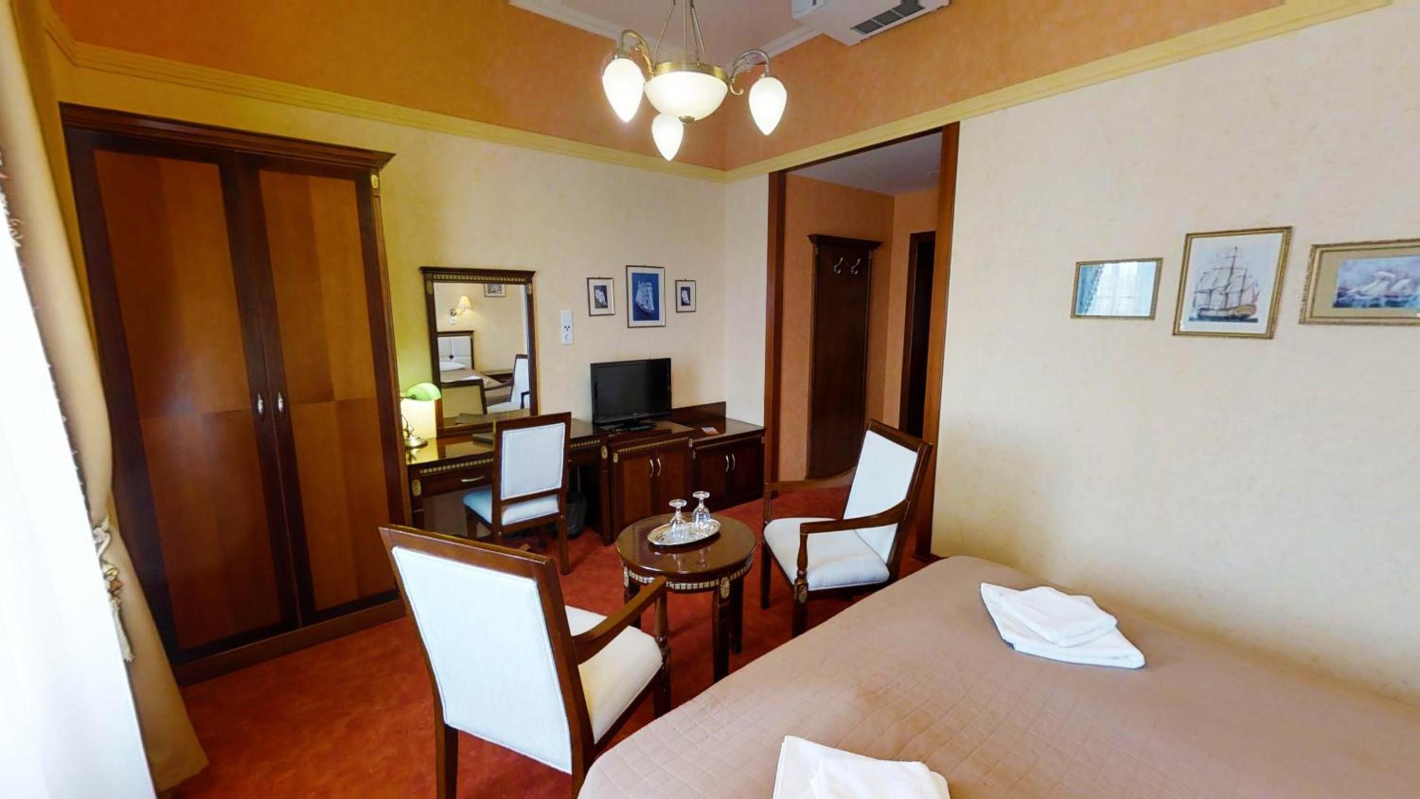 Standard Double Room - Photo 4