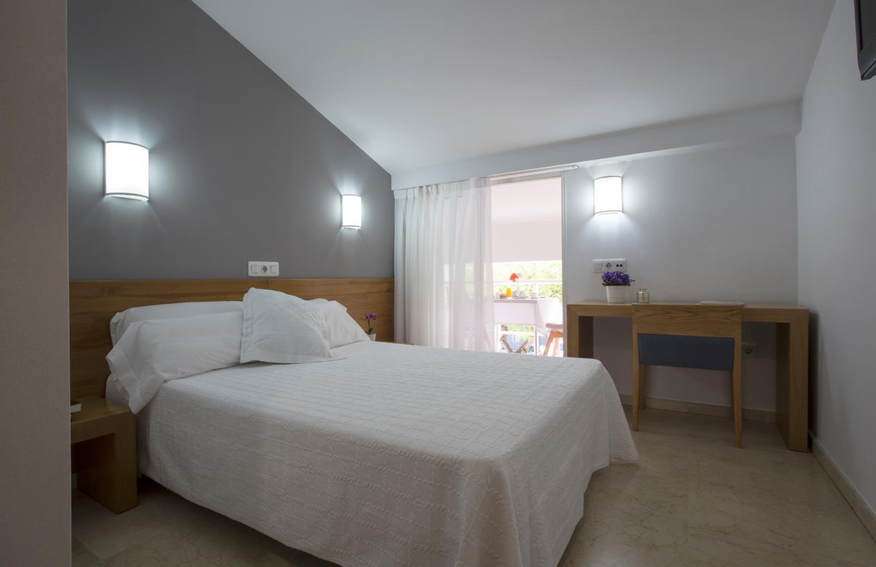 Double Room - Photo 6