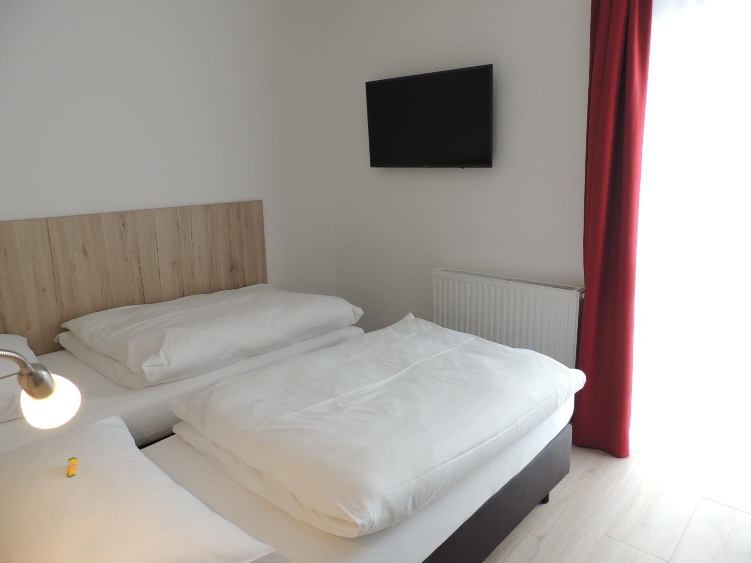 AVIA Motel Bisamberg