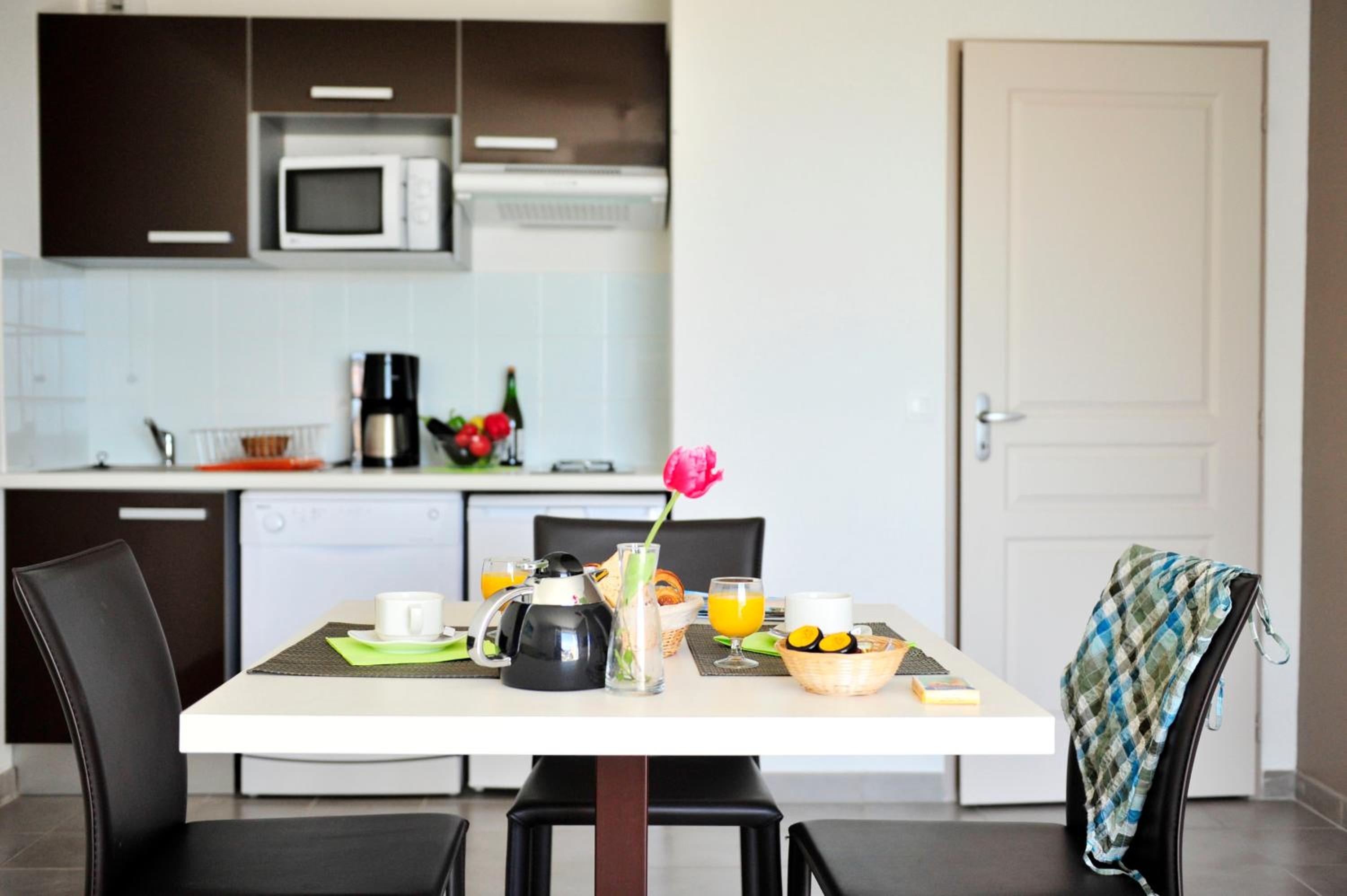 One-Bedroom Apartment with Terrace (2 Adults)
