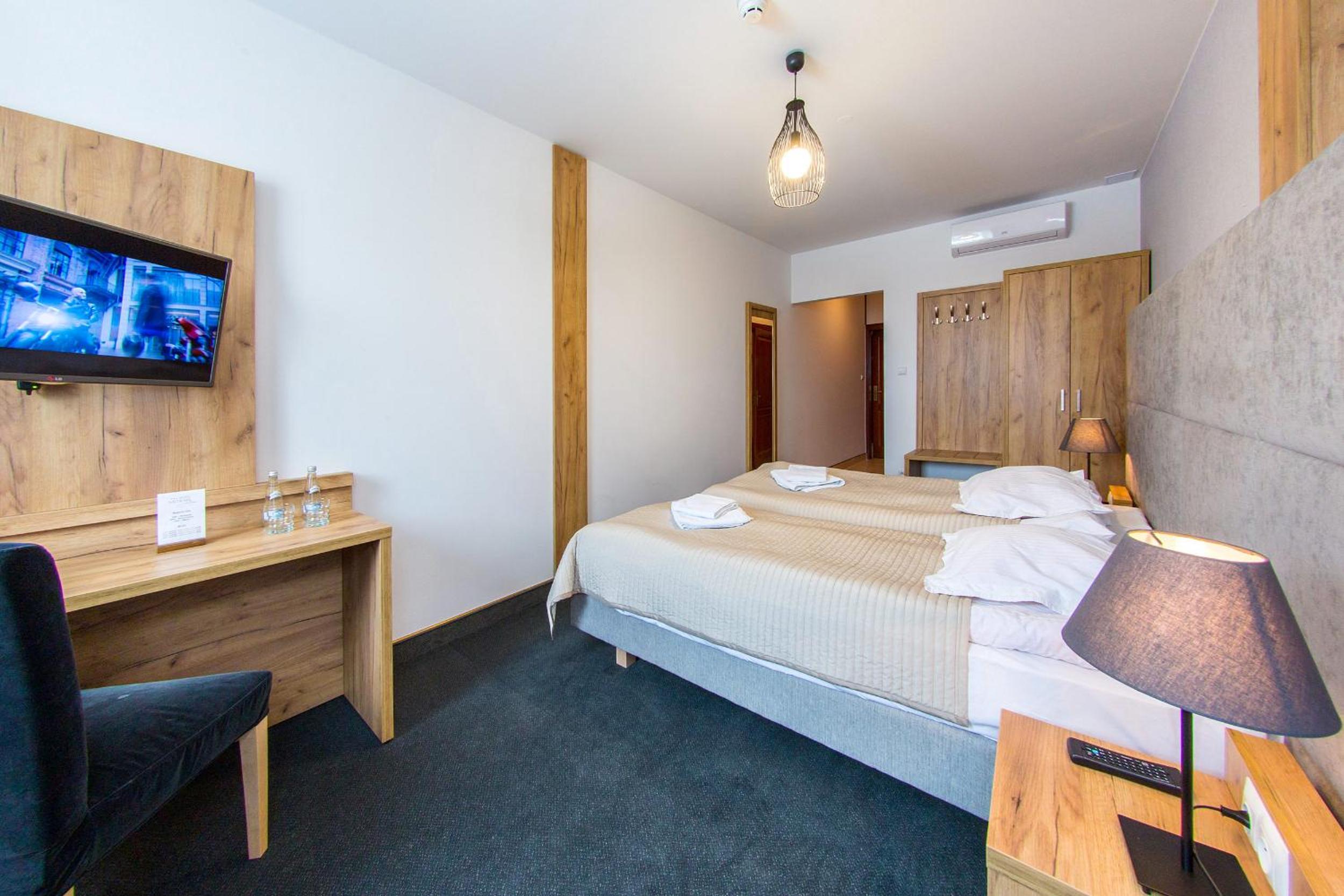 Double Room - Photo 2