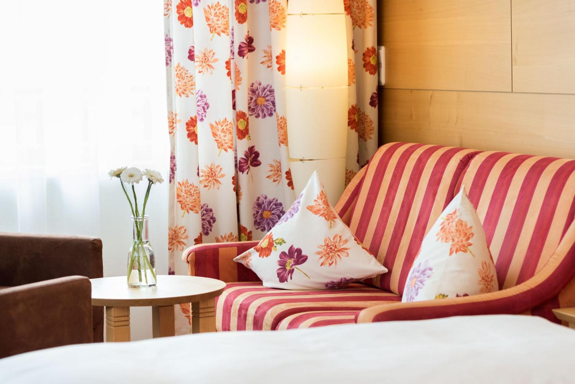 Suite with Mountain View - Photo 4