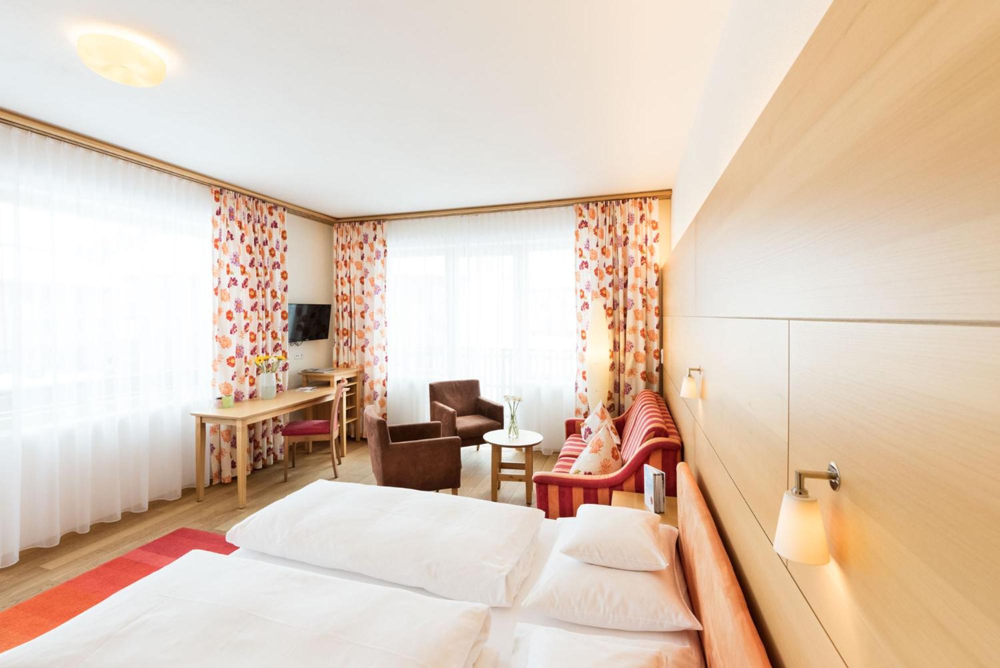 Suite with Mountain View - Photo 6