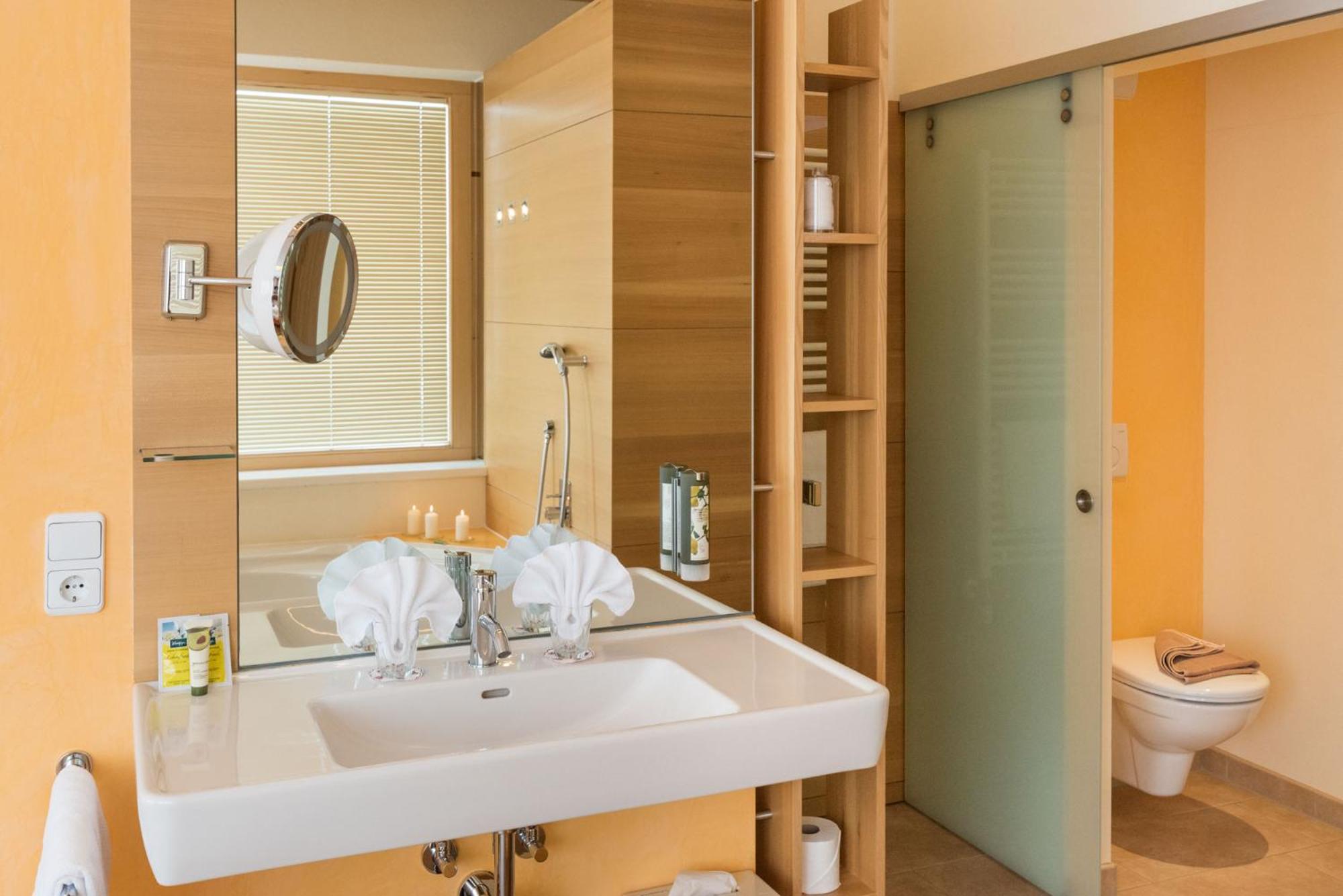Suite with Mountain View - Photo 3