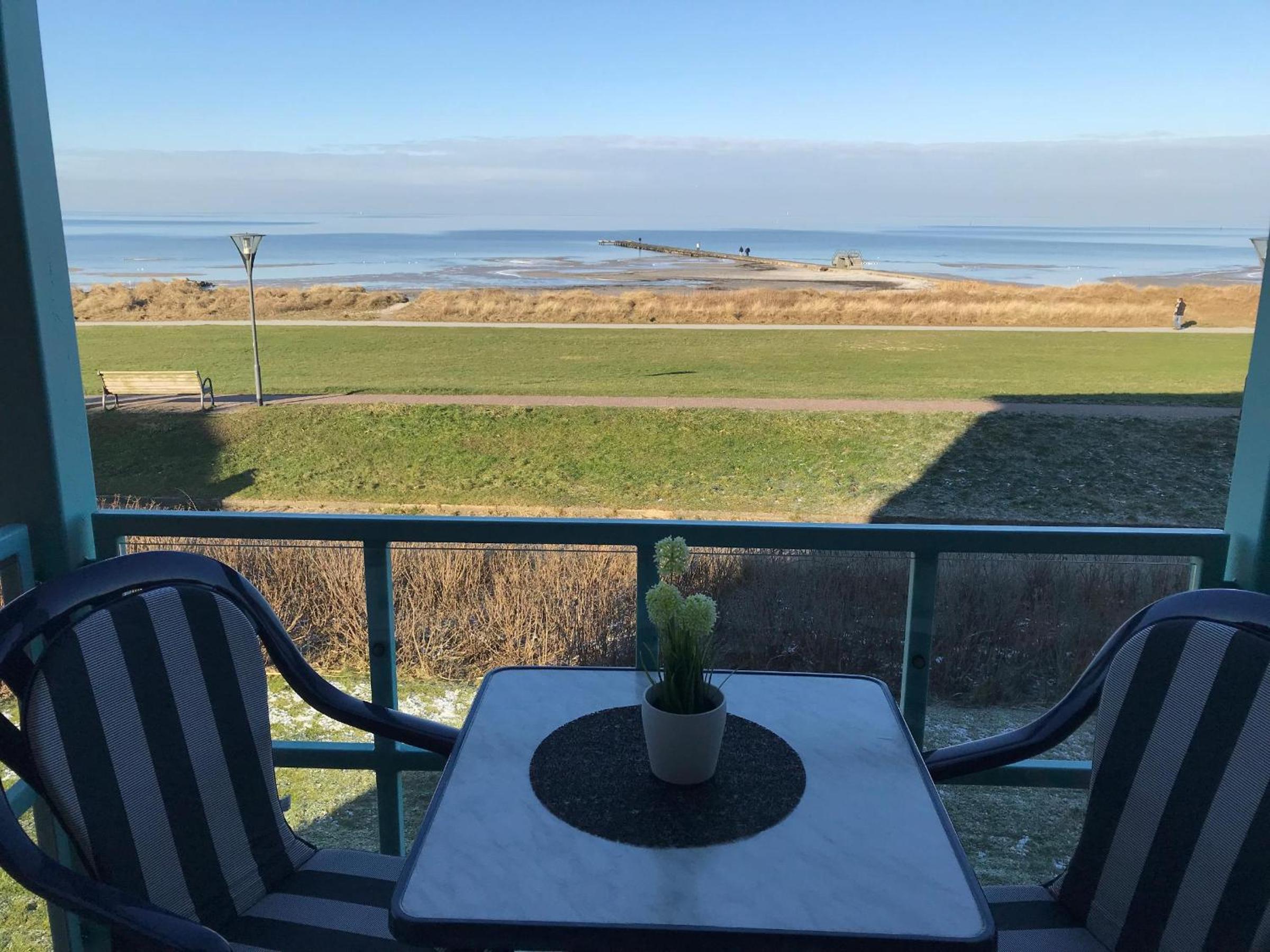 Apartment with Sea View photo 2