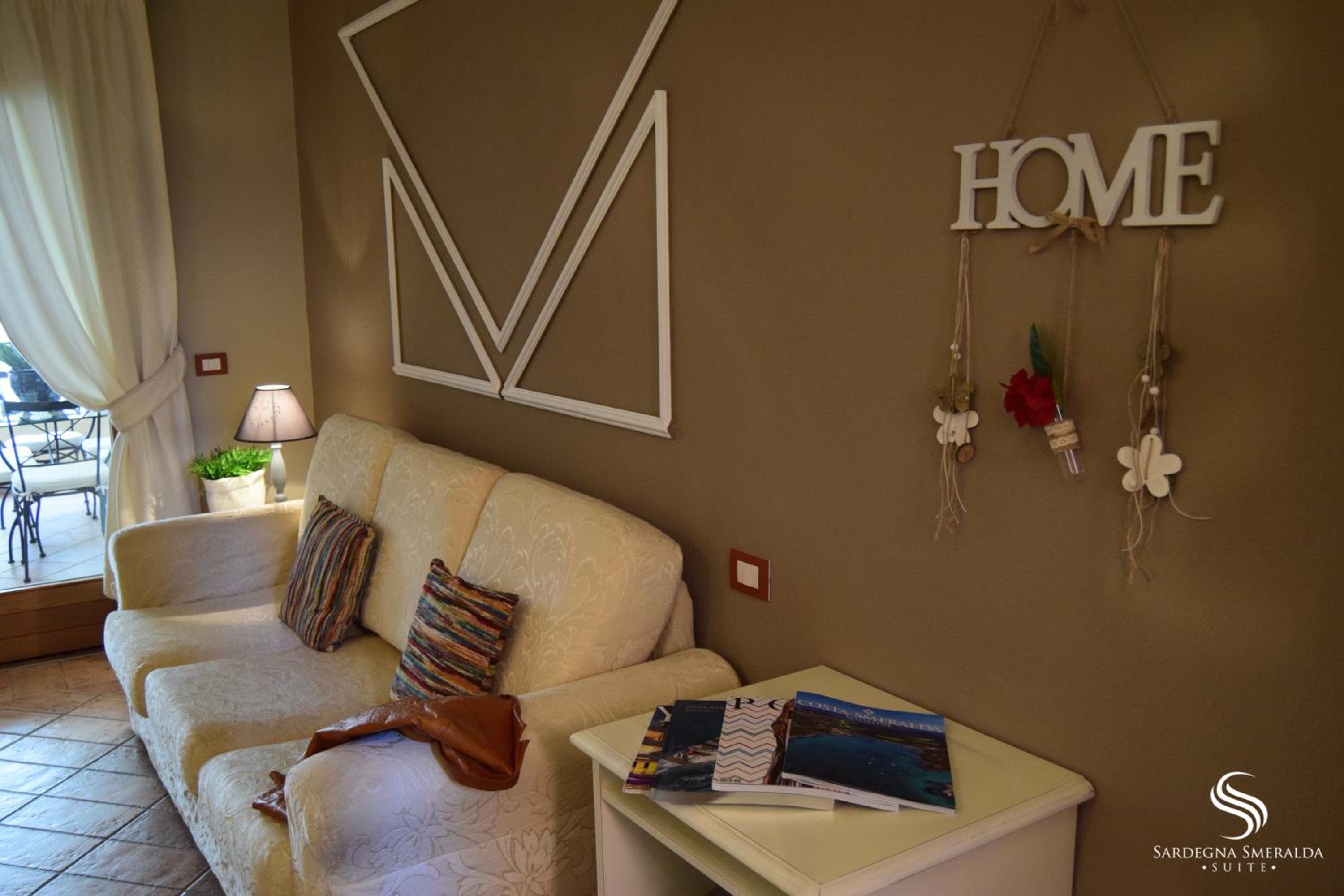 Superior One-Bedroom Apartment