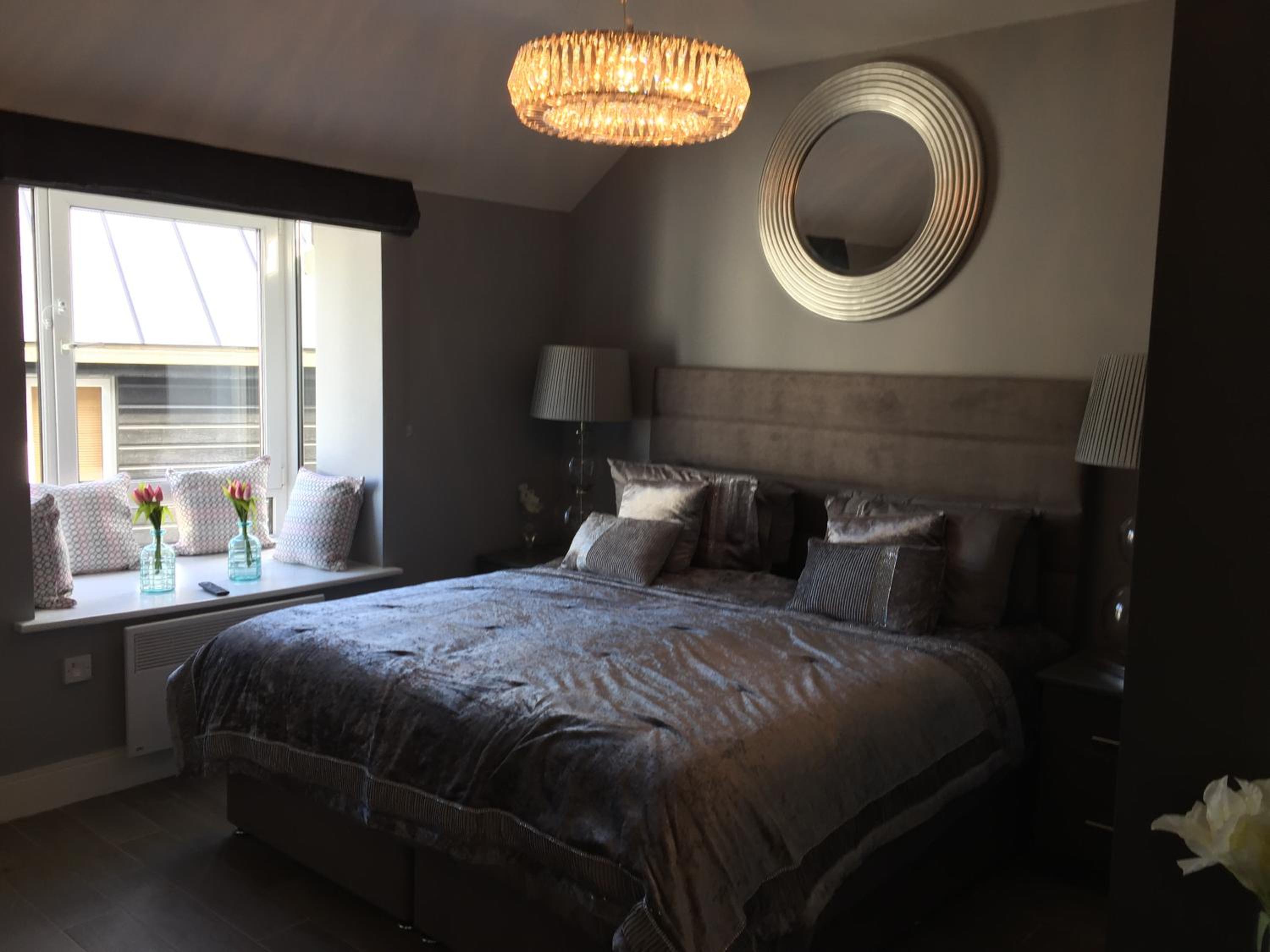 Six-Bedroom House - Photo 16