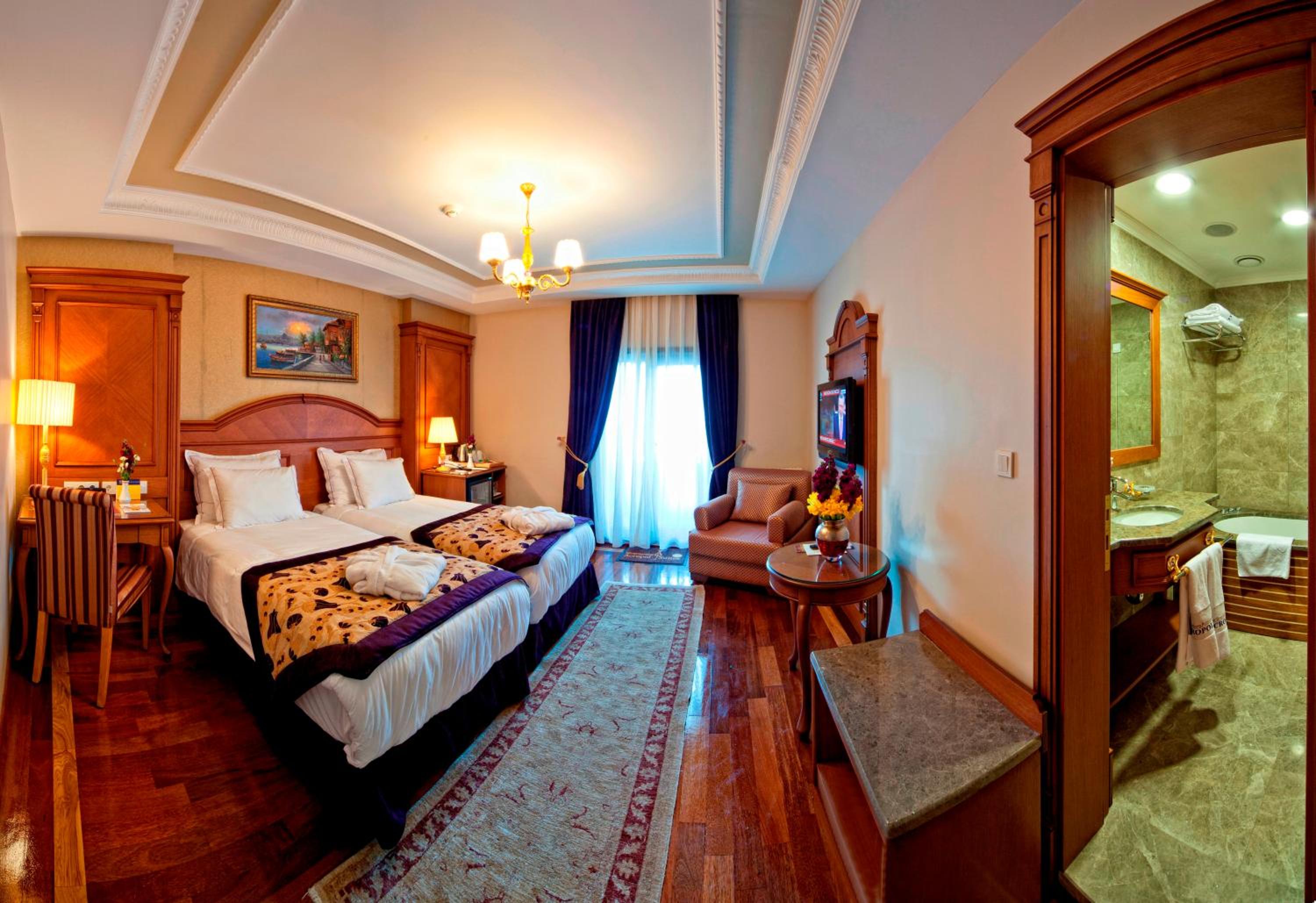 Junior Suite (3 Adults) photo 1