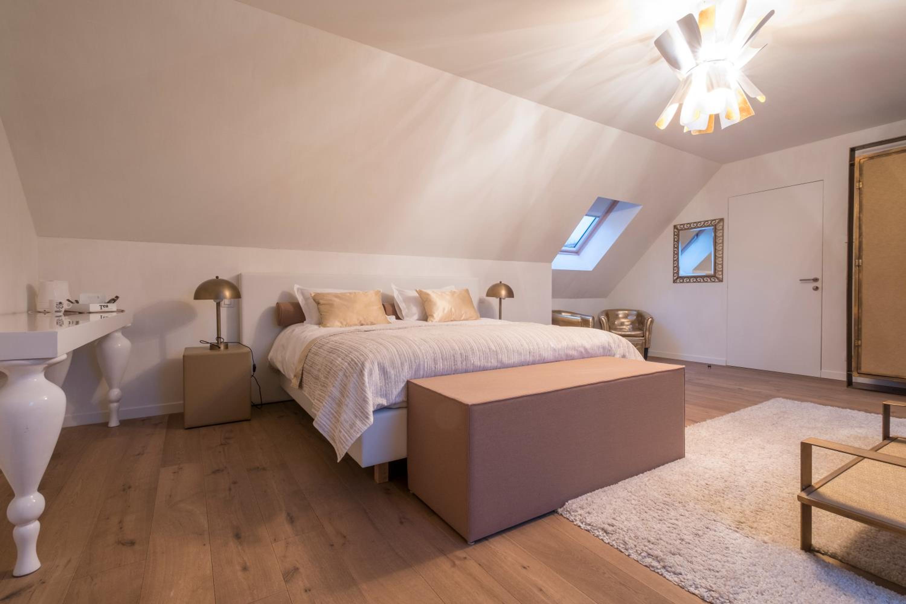 Deluxe Double Room (2 Adults + 1 Child) photo 1