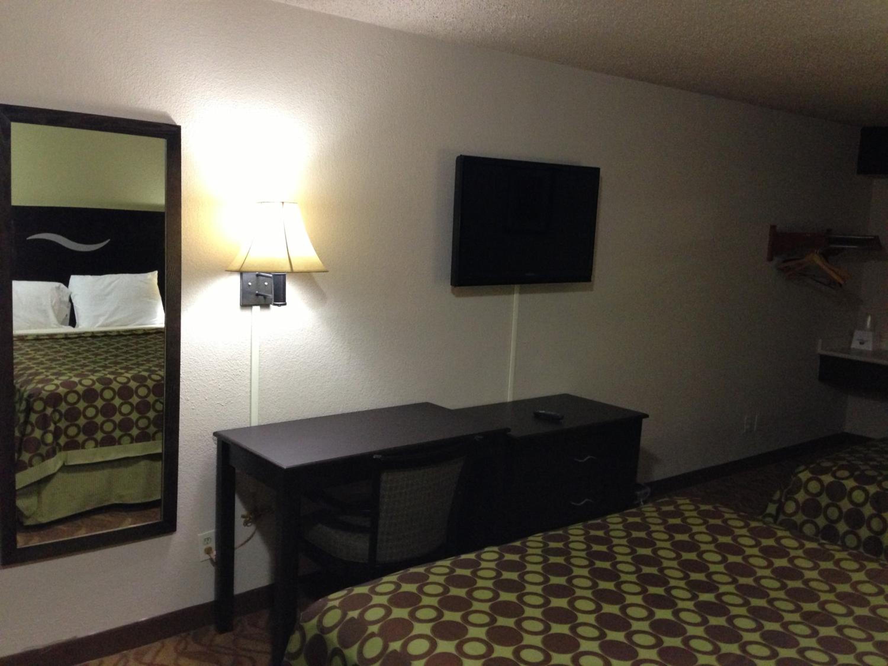 Double Room with Two Double Beds - Non-Smoking - Photo 3