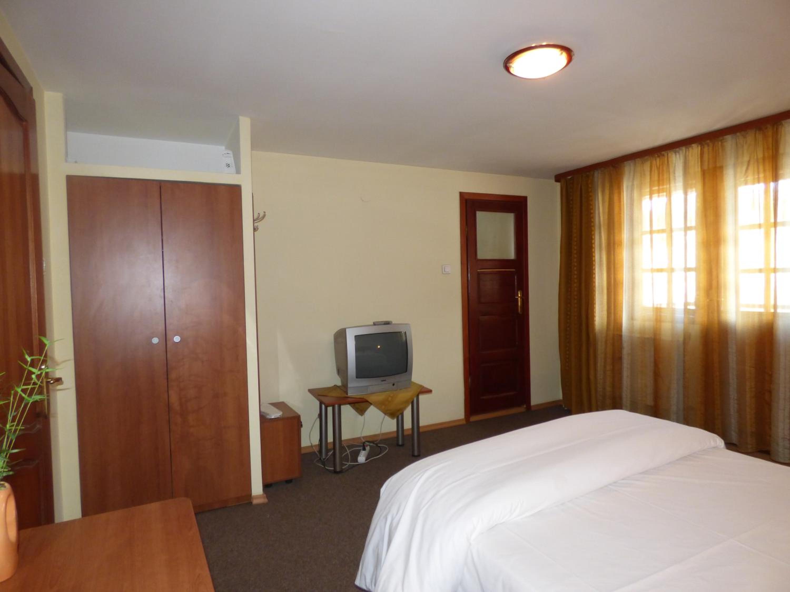 Double Room - Photo 4