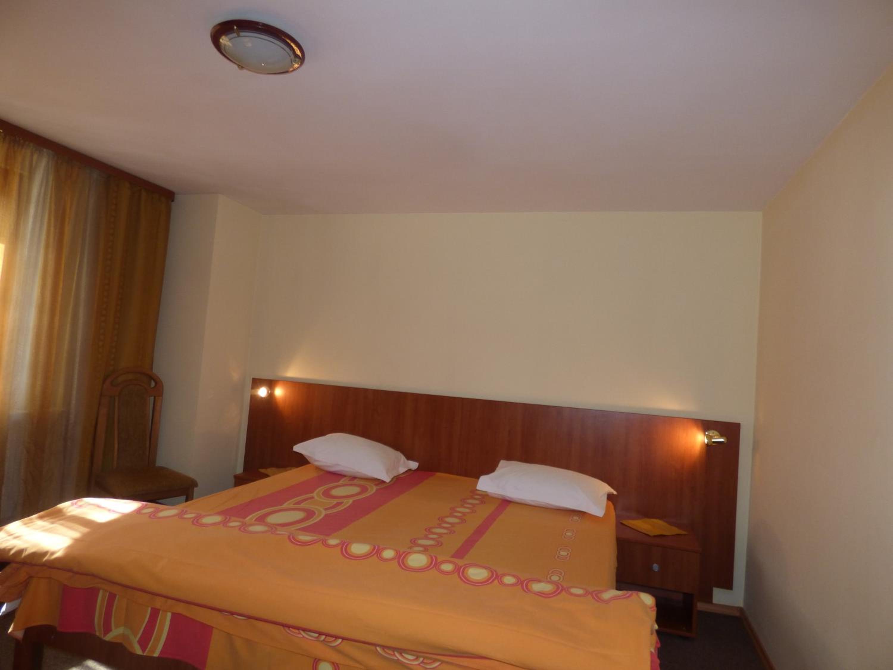 Double or Twin Room - Photo 3