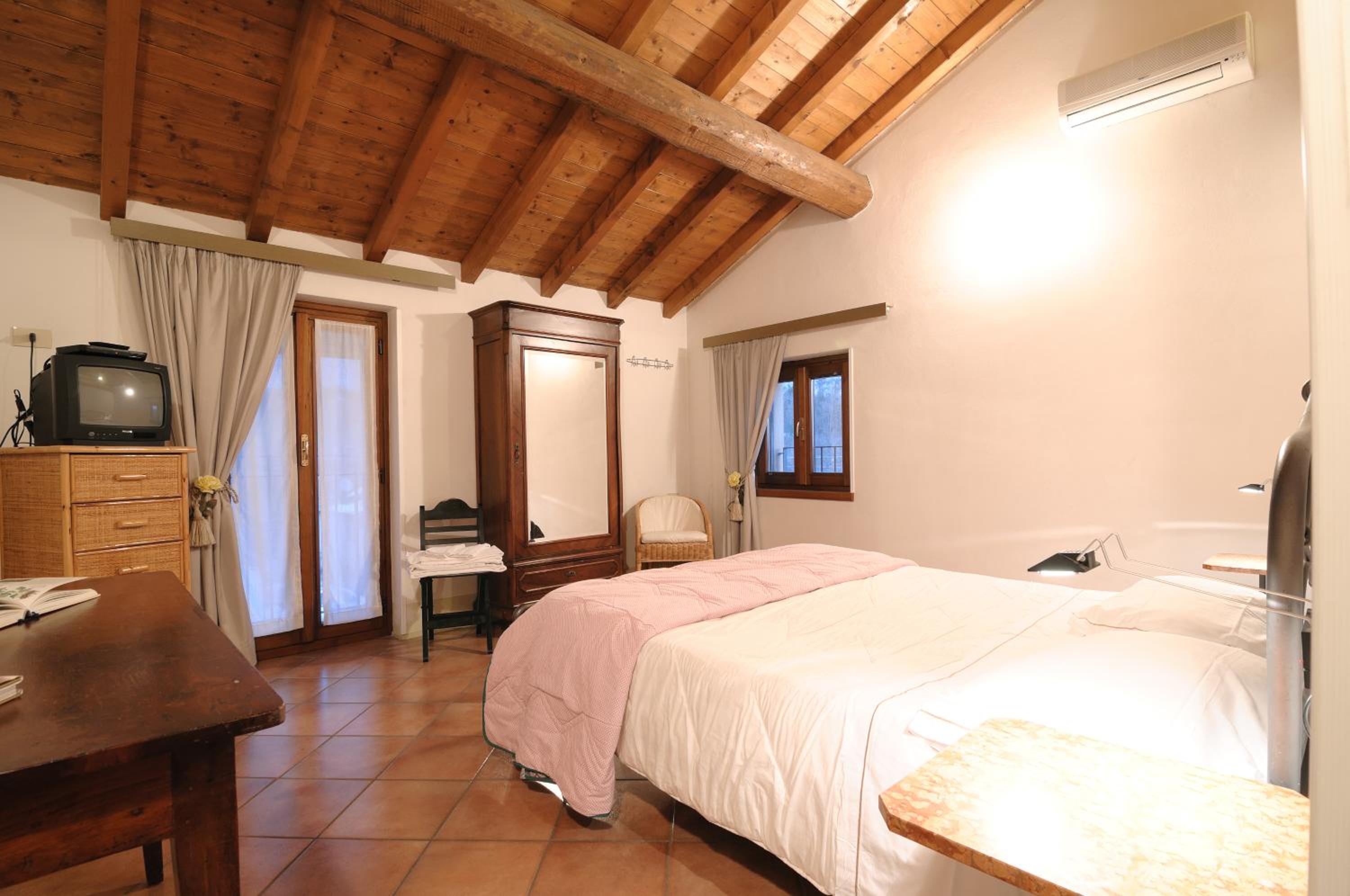 Double or Twin Room - Photo 1