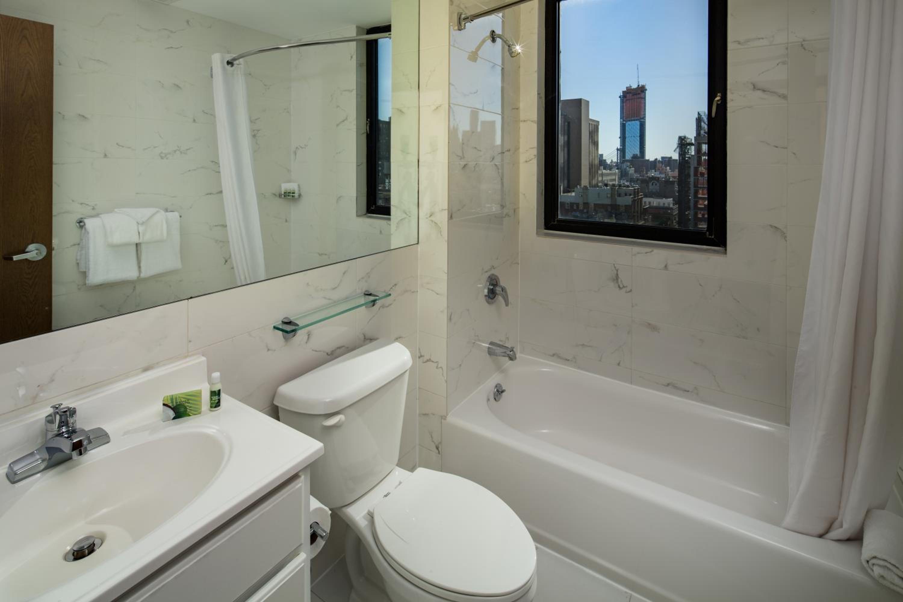 Premier Queen City View photo 2