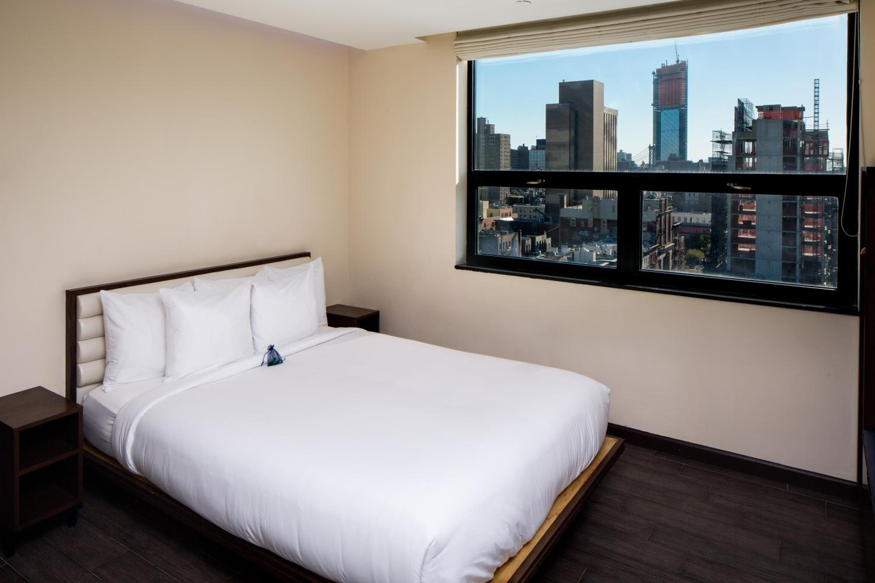 Premier Queen City View photo 1