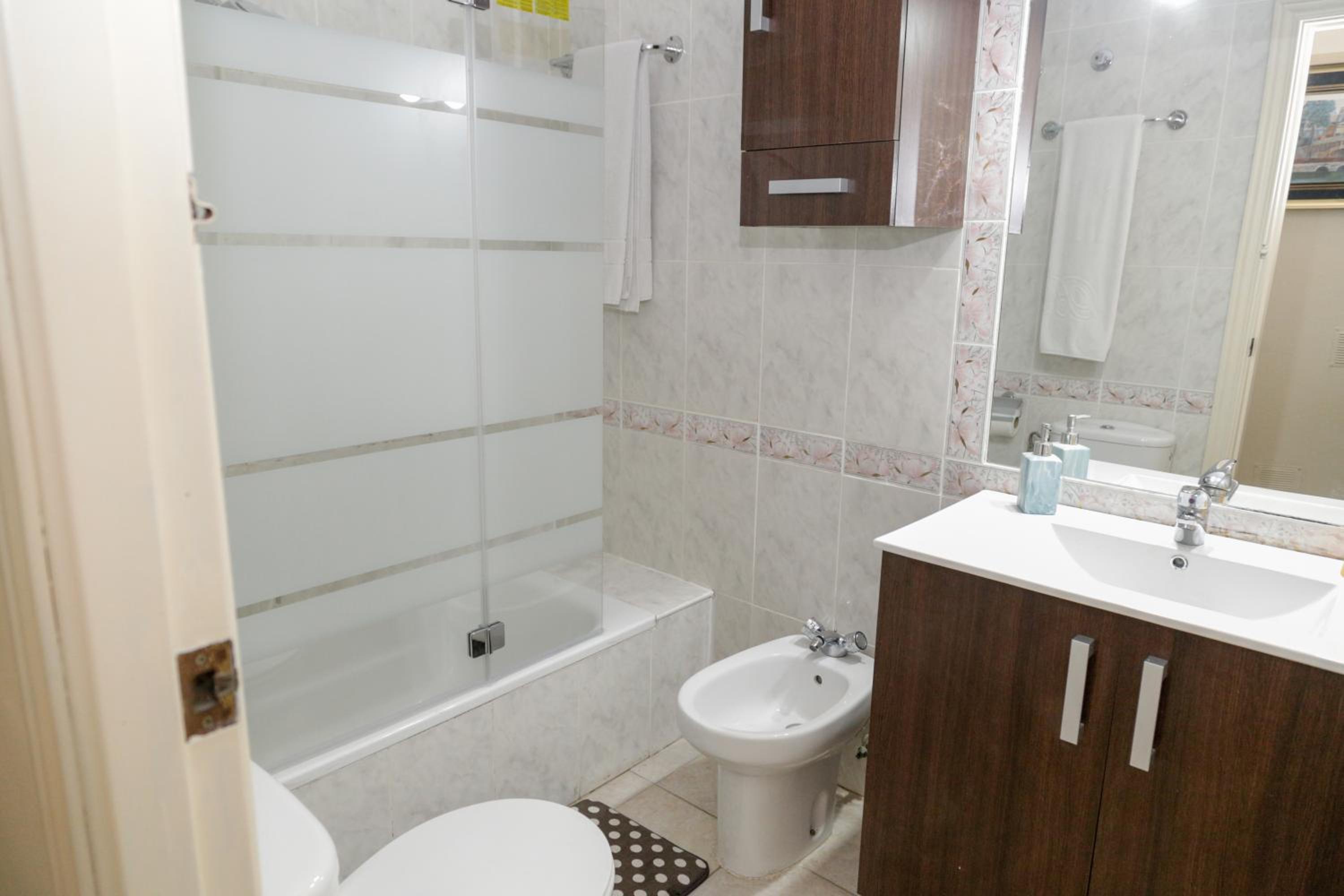 Triple Room with Private Bathroom photo 2