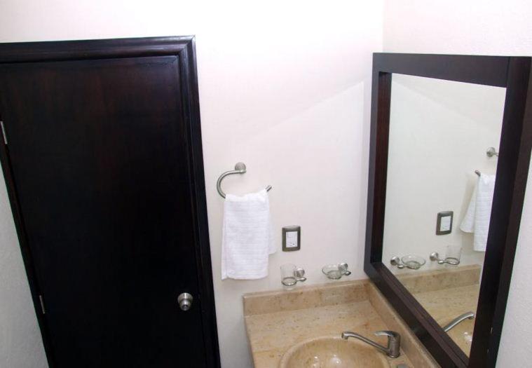 Three-Bedroom Apartment - Photo 22