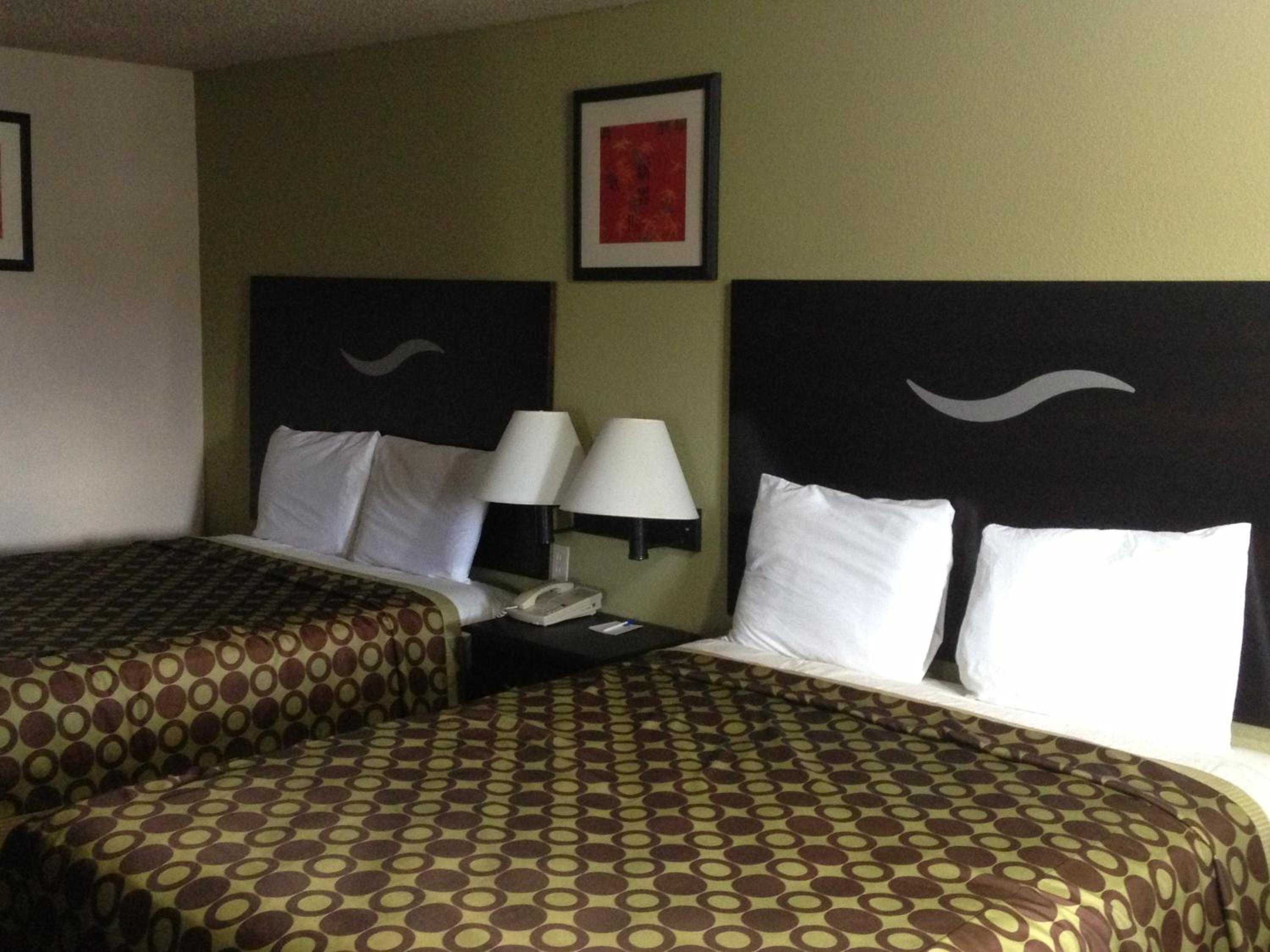 Double Room with Two Double Beds - Non-Smoking - Photo 4