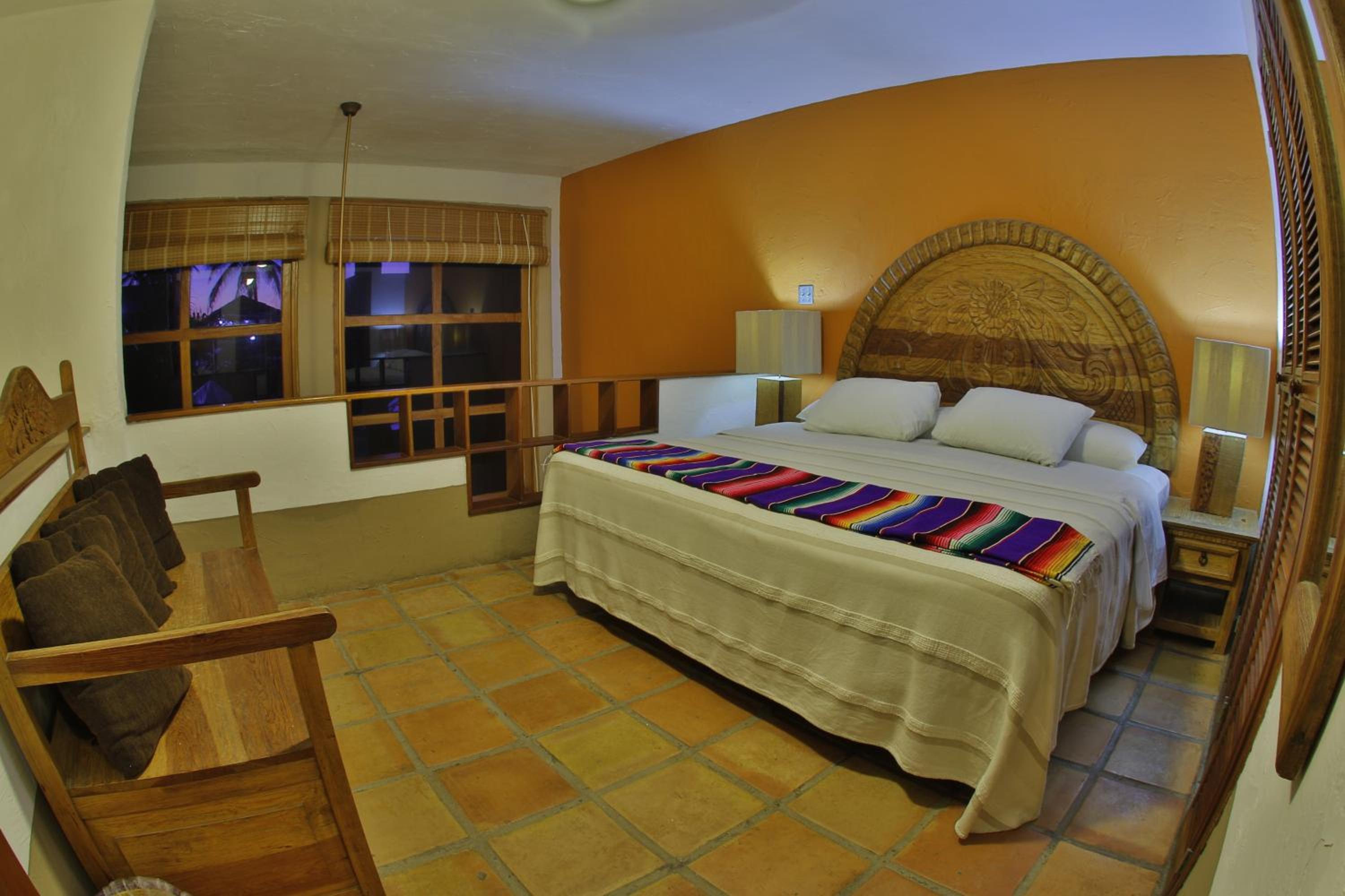 Habitacion Familiar con vista a la piscina - Photo 3