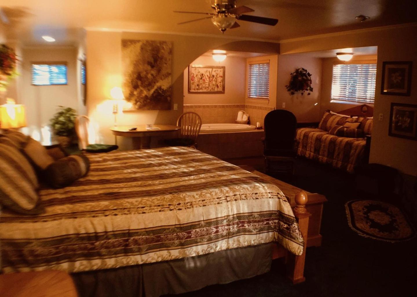 Deluxe King Room photo 2