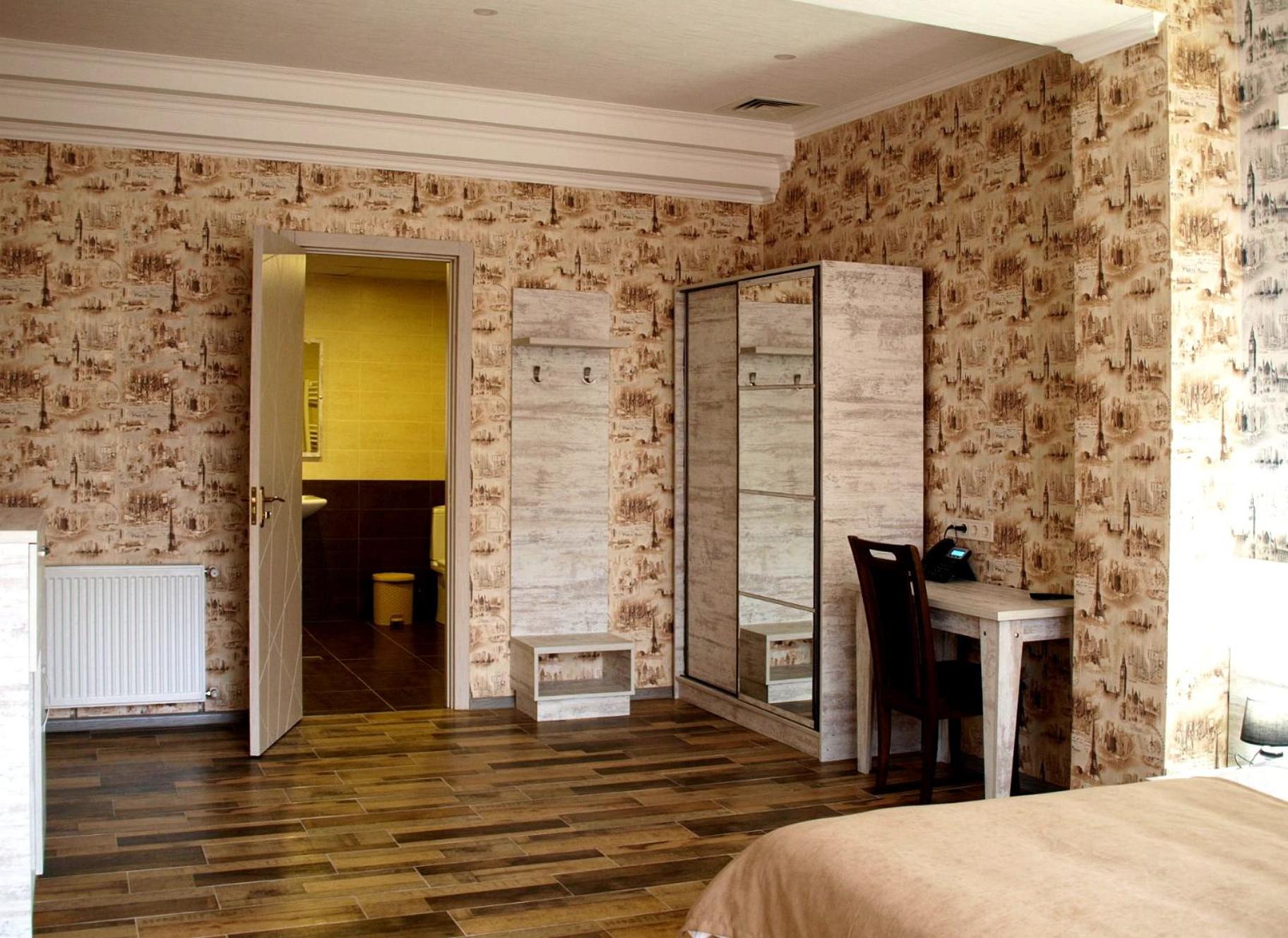 Deluxe Double Room with Balcony photo 2