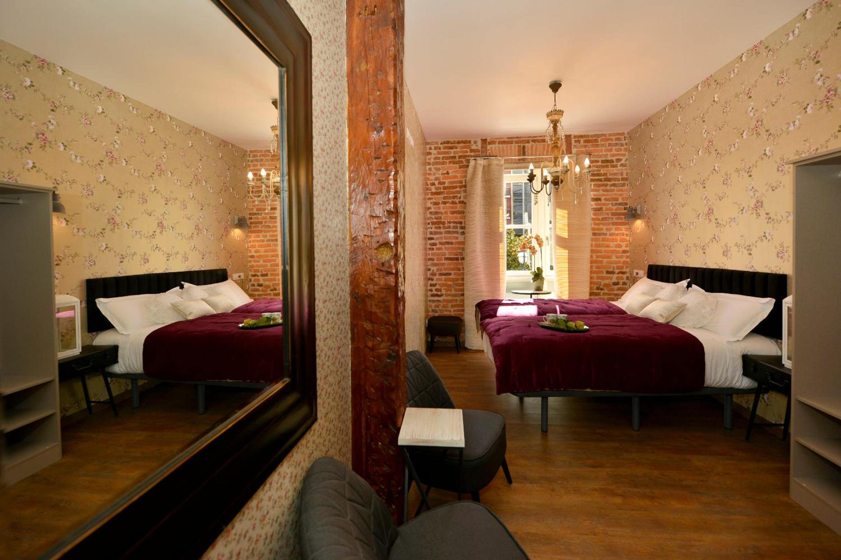 Superior Room with City View - Photo 1