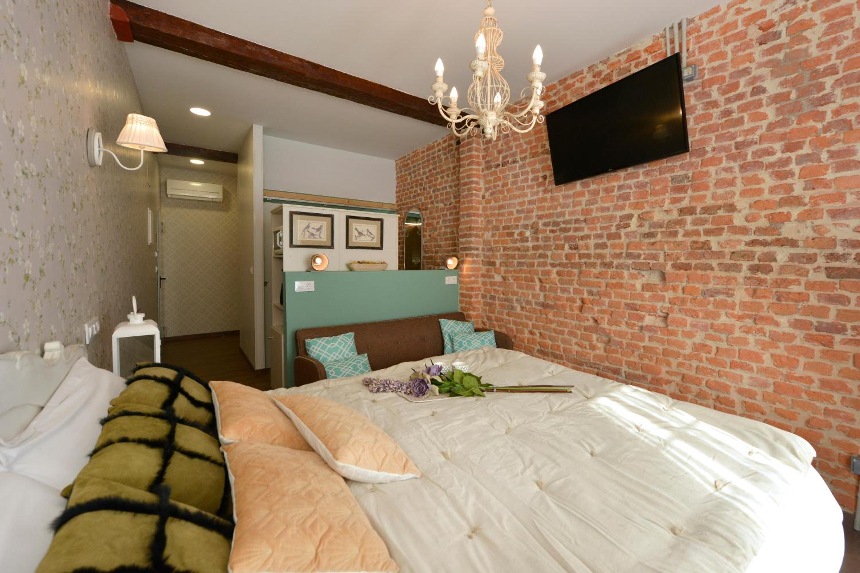 Superior Double Room with Extra Bed (3 Adults) photo 2