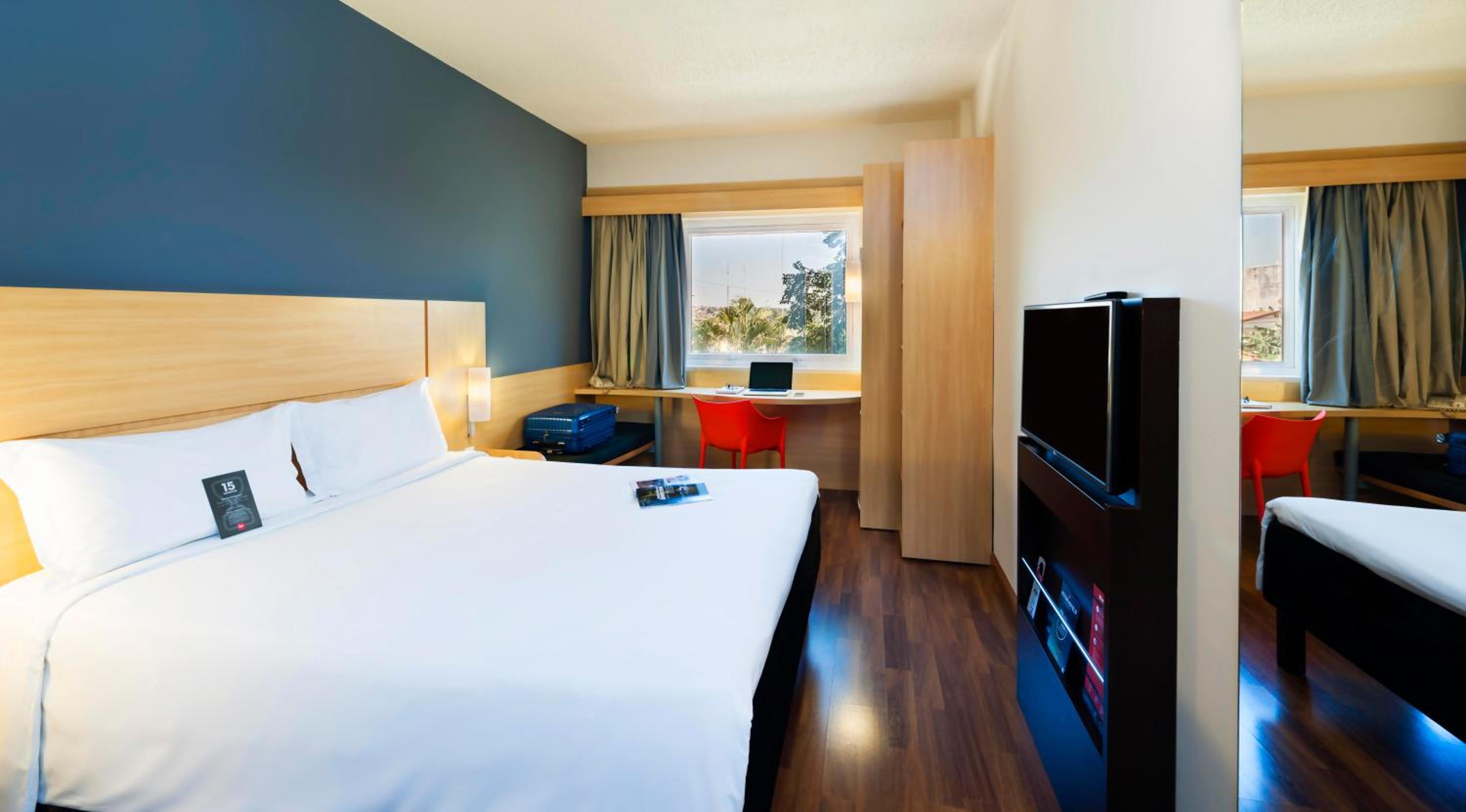 Standard Apartment with Queen Bed photo 1