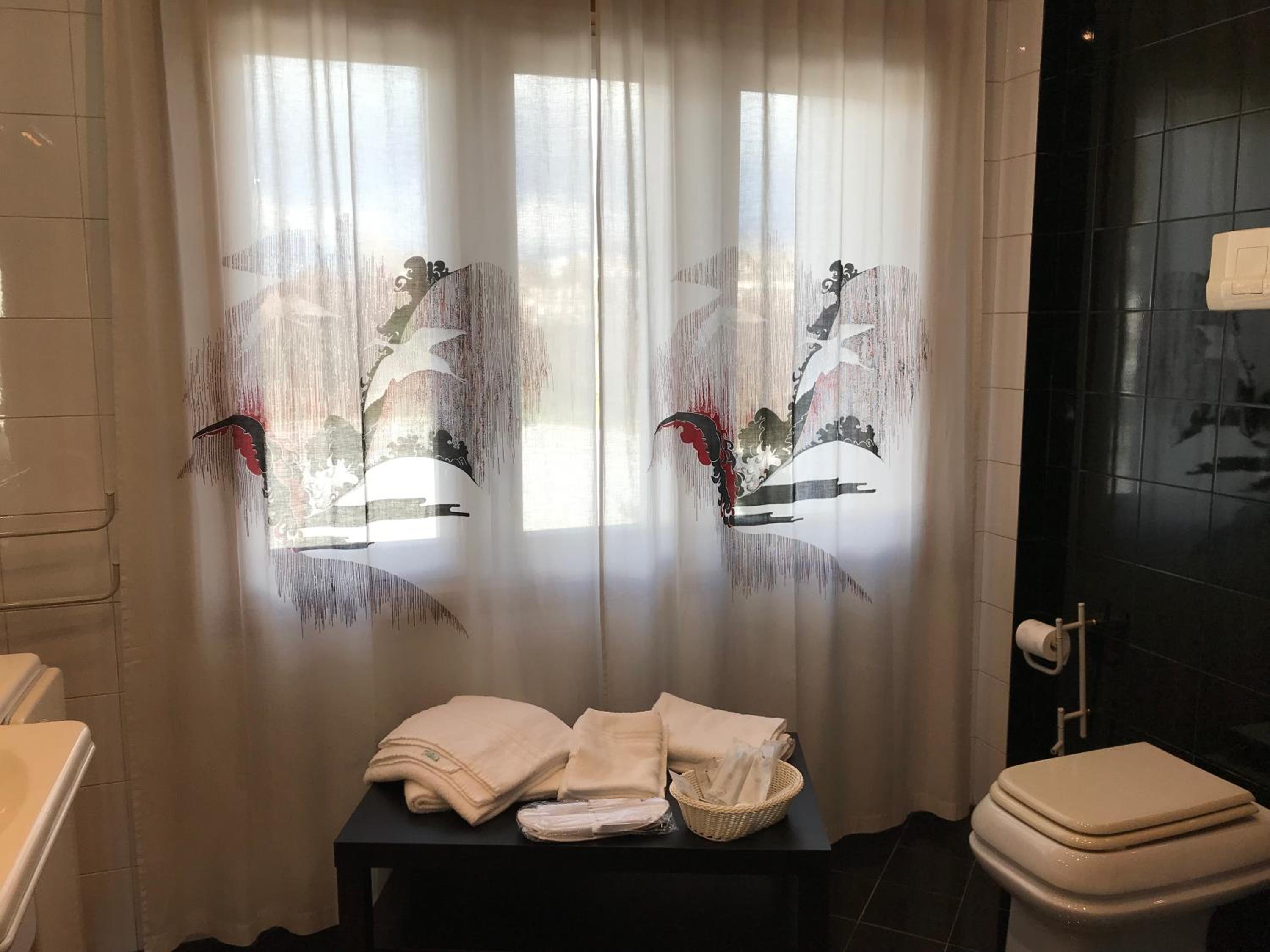 King Room with Spa Bath photo 2