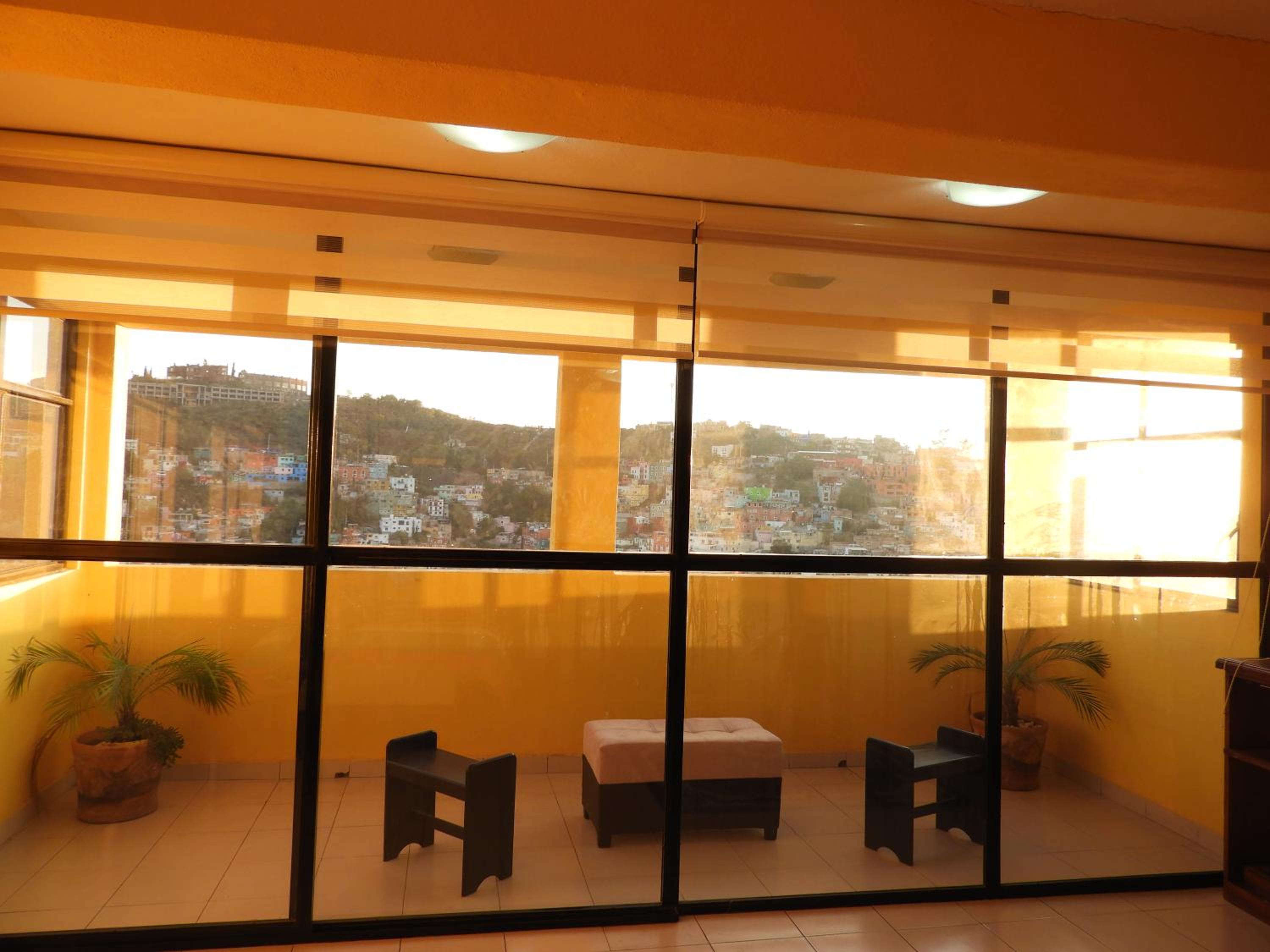Suite with Balcony - Photo 3