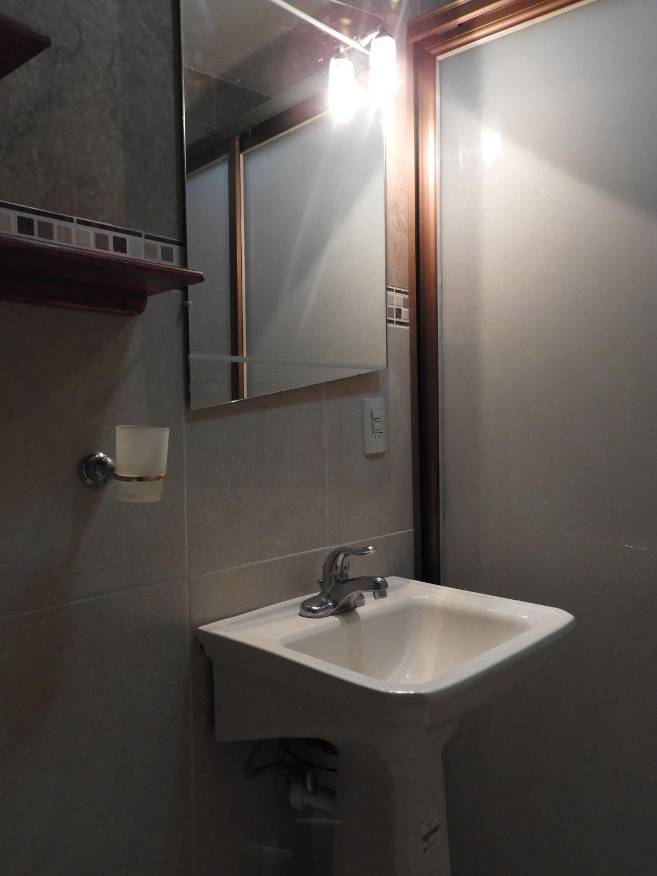 Suite with City View - Photo 8