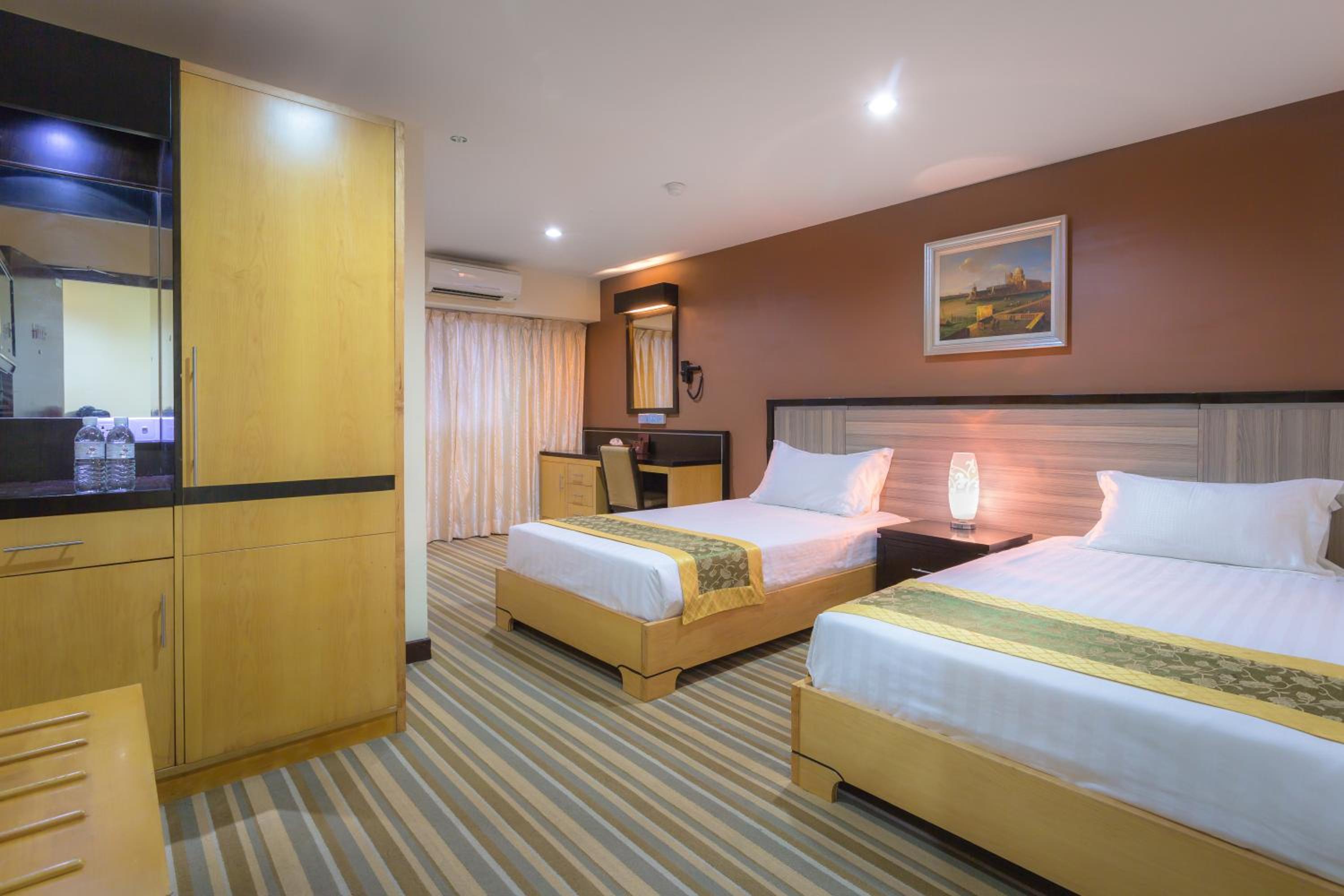 Deluxe Twin Room - Photo 6