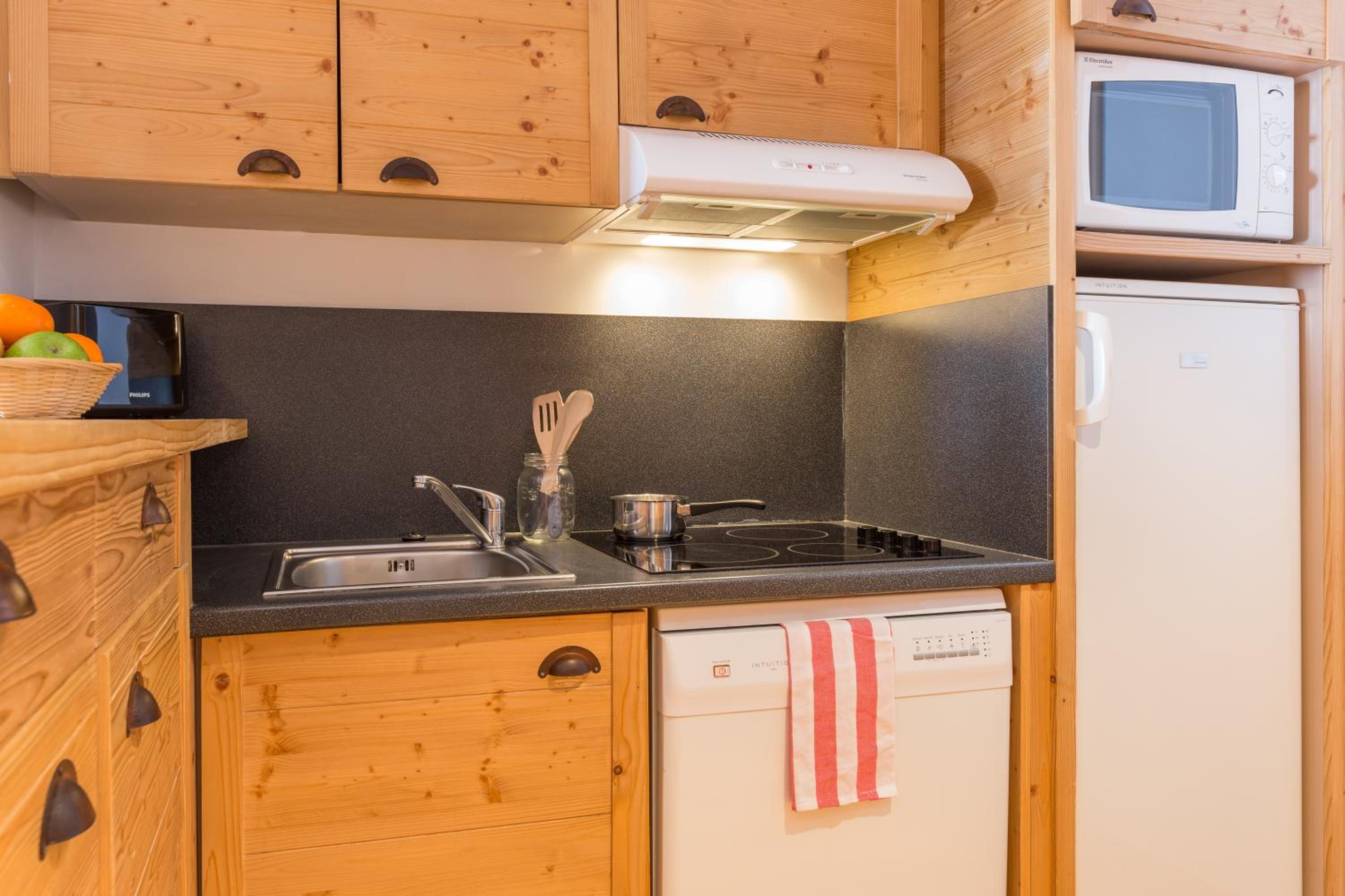 One-Bedroom Apartment with Balcony (5 People) photo 3