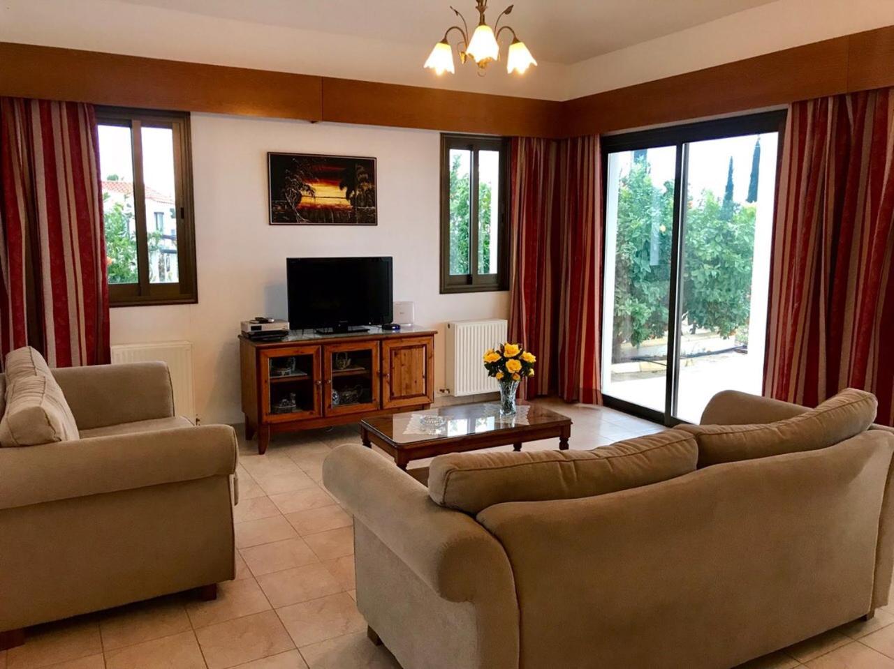 Villa with Private Pool photo 1