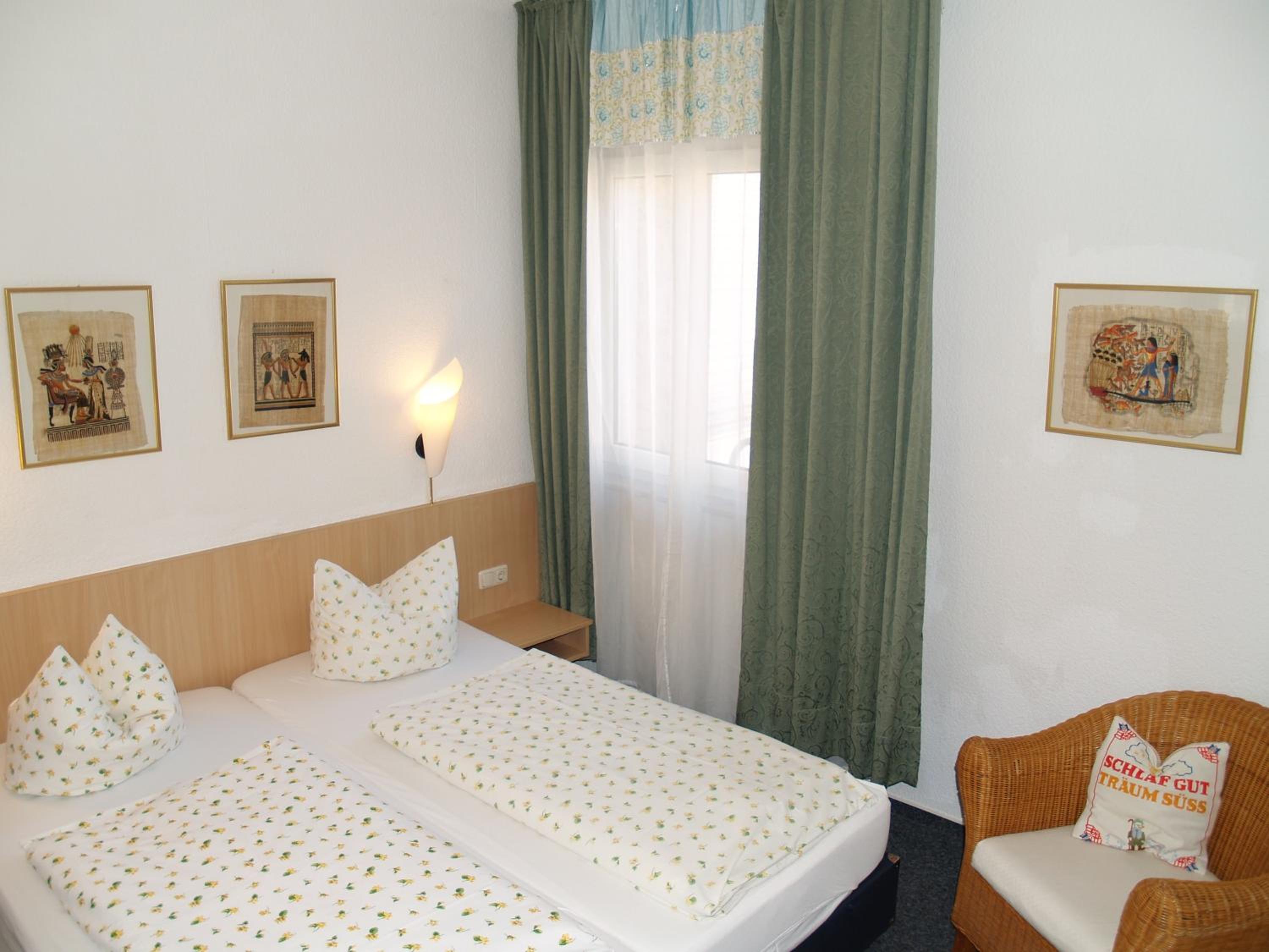 Double Room - Photo 7
