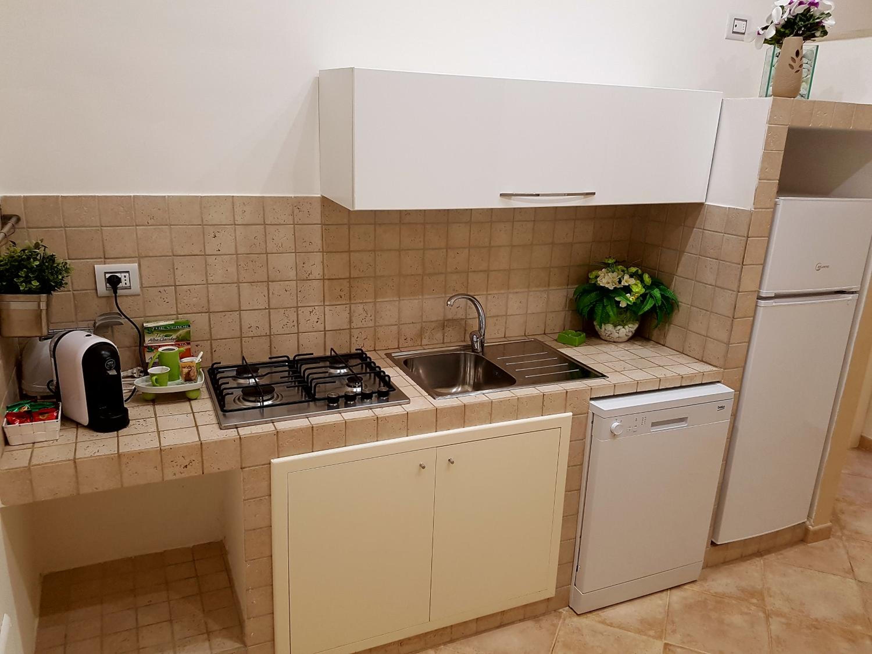 One-Bedroom House - Photo 31
