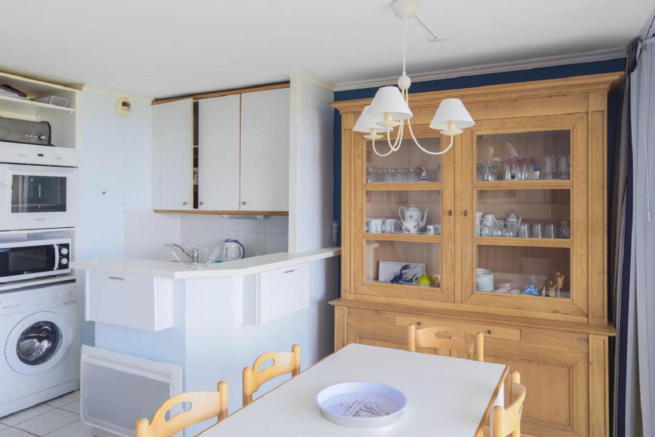 Prestige One-Bedroom Apartment (7 People) photo 2