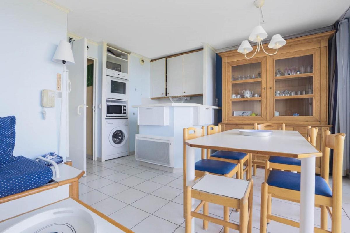 Prestige One-Bedroom Apartment (7 People) photo 3